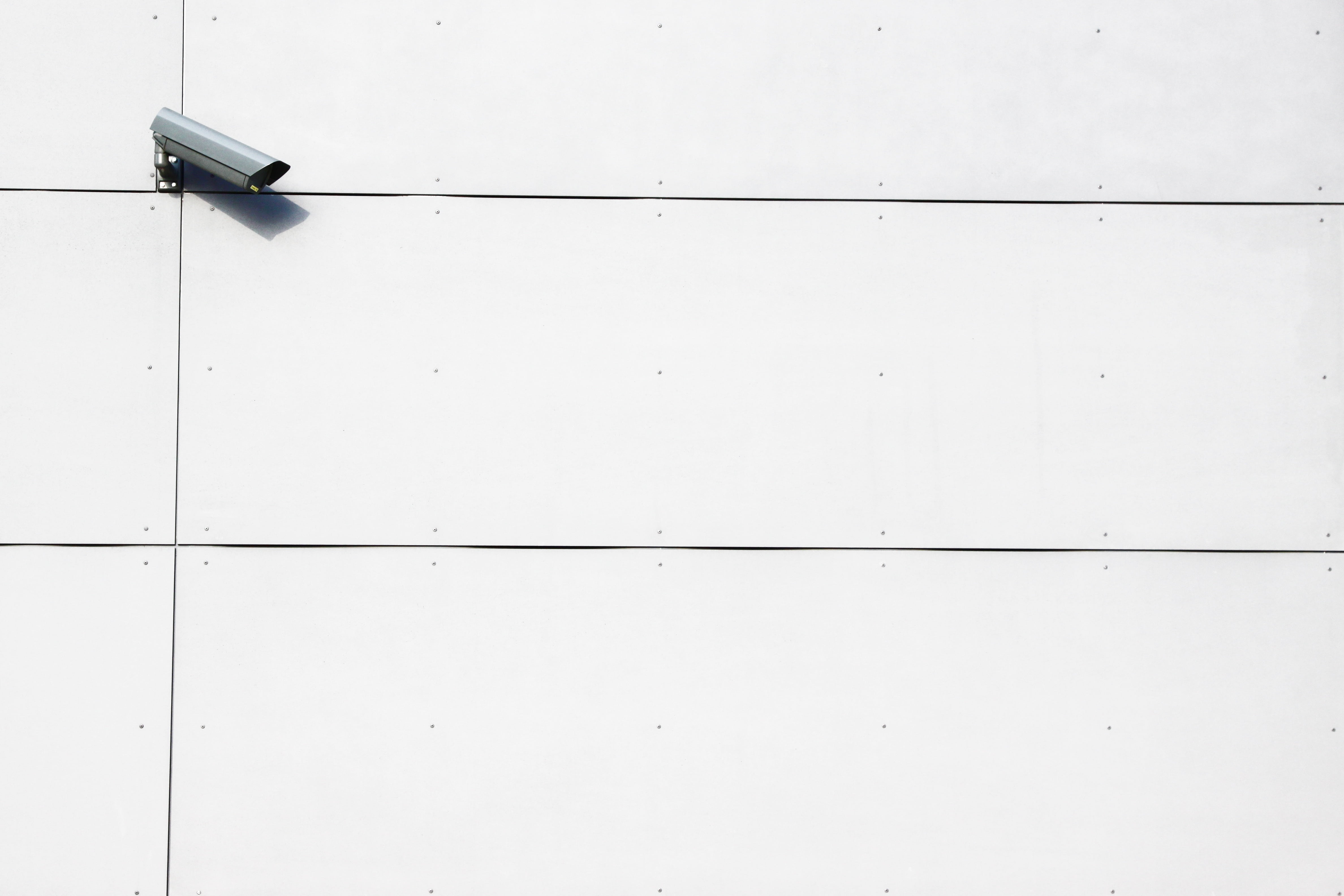 simplicity, cable, backgrounds, video surveillance, lack of dom, close-up, 4K, wall, supervision, nsa, video camera, white, architecture, film, outdoors, HD Wallpaper