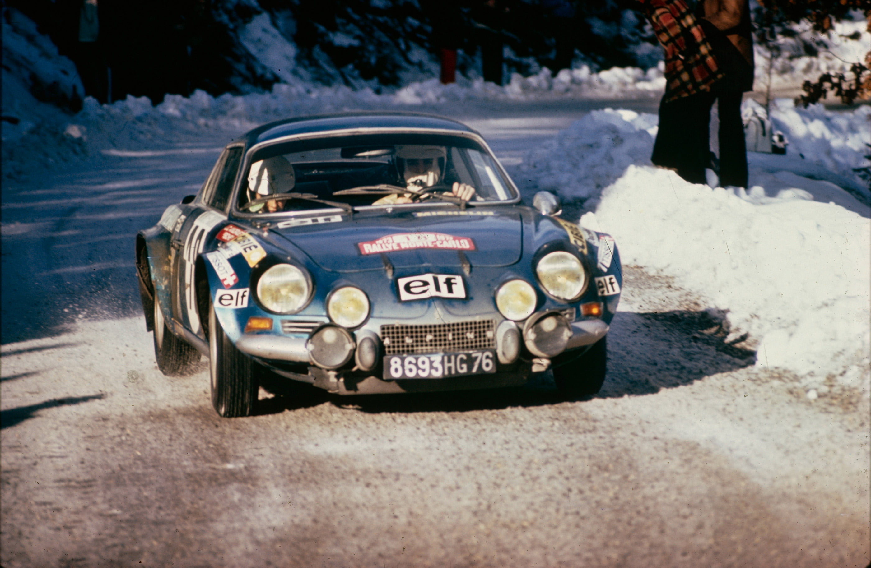 nature, Rallye, two people, Renault, mode of transportation, number, adult, 2K, human body part, day, city, fun, rally cars, motor vehicle, retro styled, HD Wallpaper