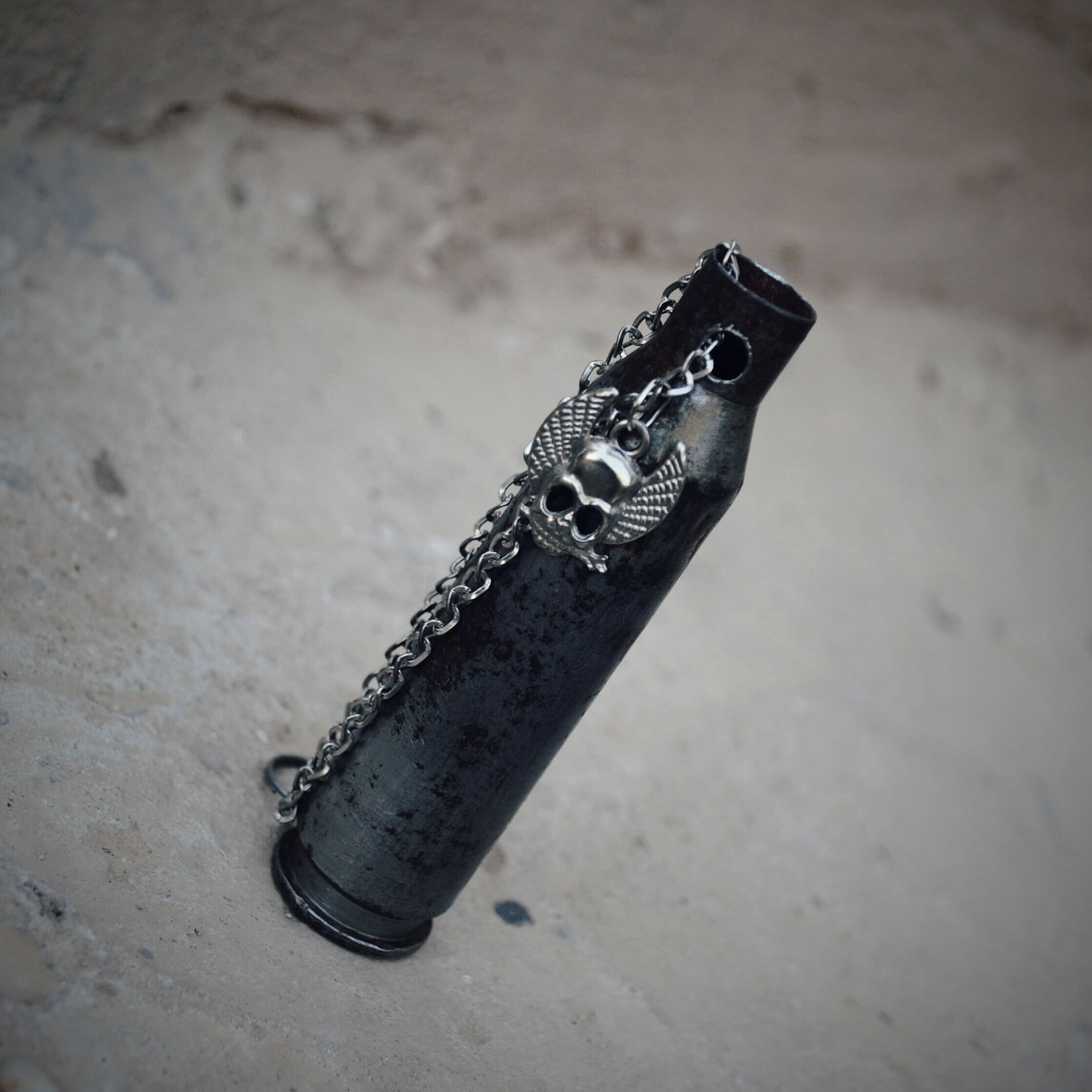 Iraq, skull, necklace, bullet, 1080P, black, weapon, Phone HD Wallpaper