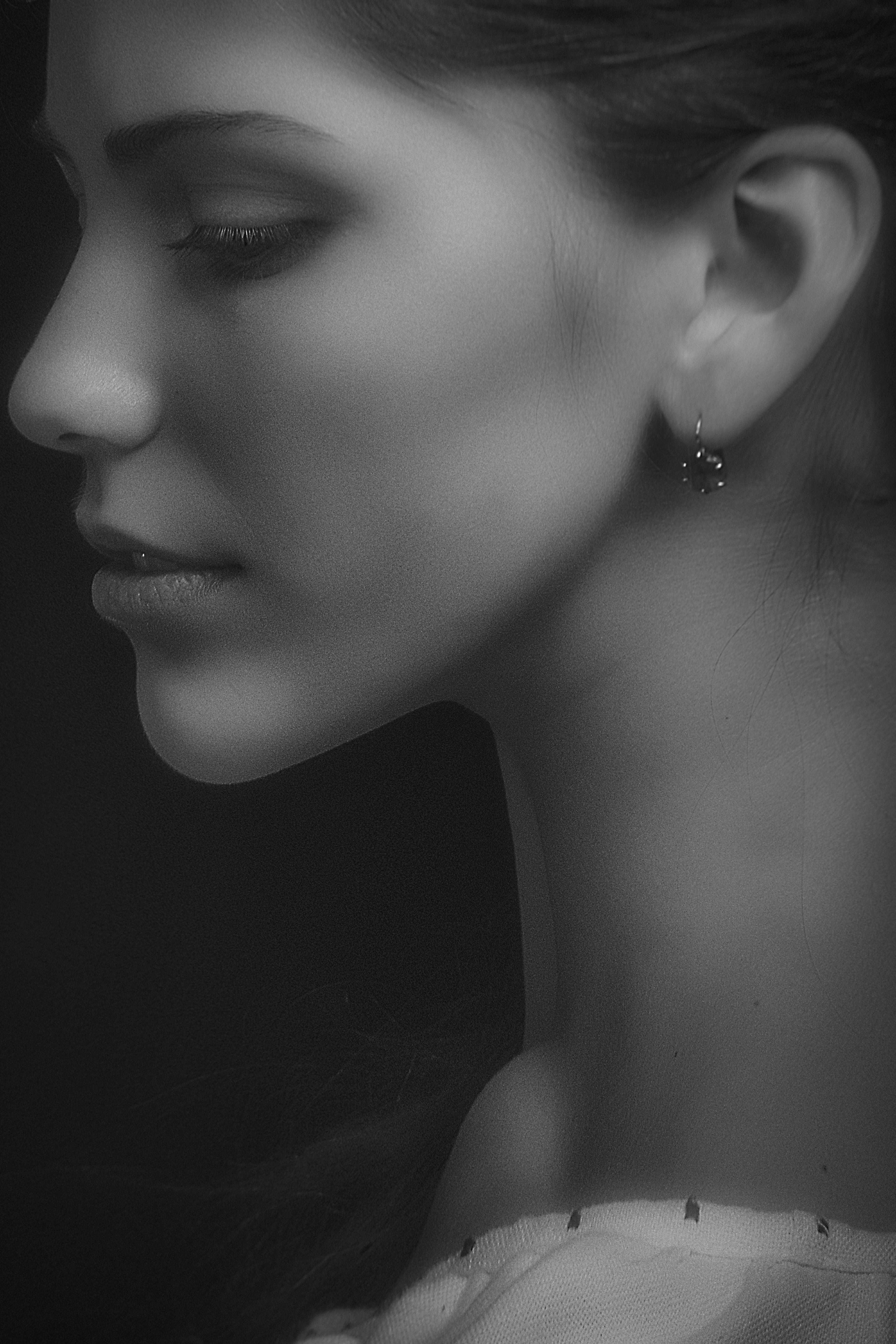 top, skin, close-up, hair, wearing, human body part, headshot, person, human face, portrait, white, pretty, young adult, love, lady, beauty, 5K, woman, Phone HD Wallpaper
