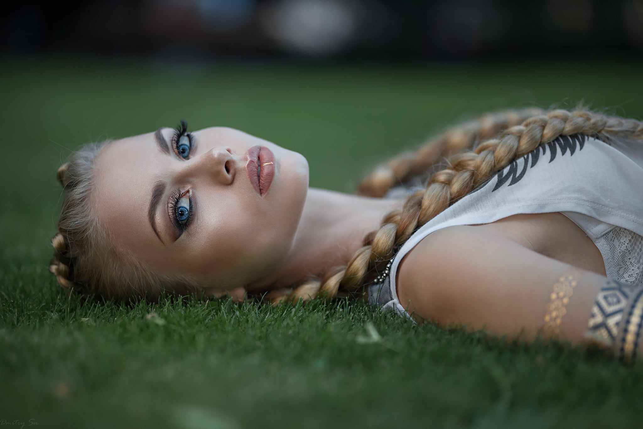 women outdoors, lying down, beauty, hair, blond hair, young women, 1080P, young adult, grass, blonde, blue eyes, outdoors, beautiful woman, women, relaxation, HD Wallpaper