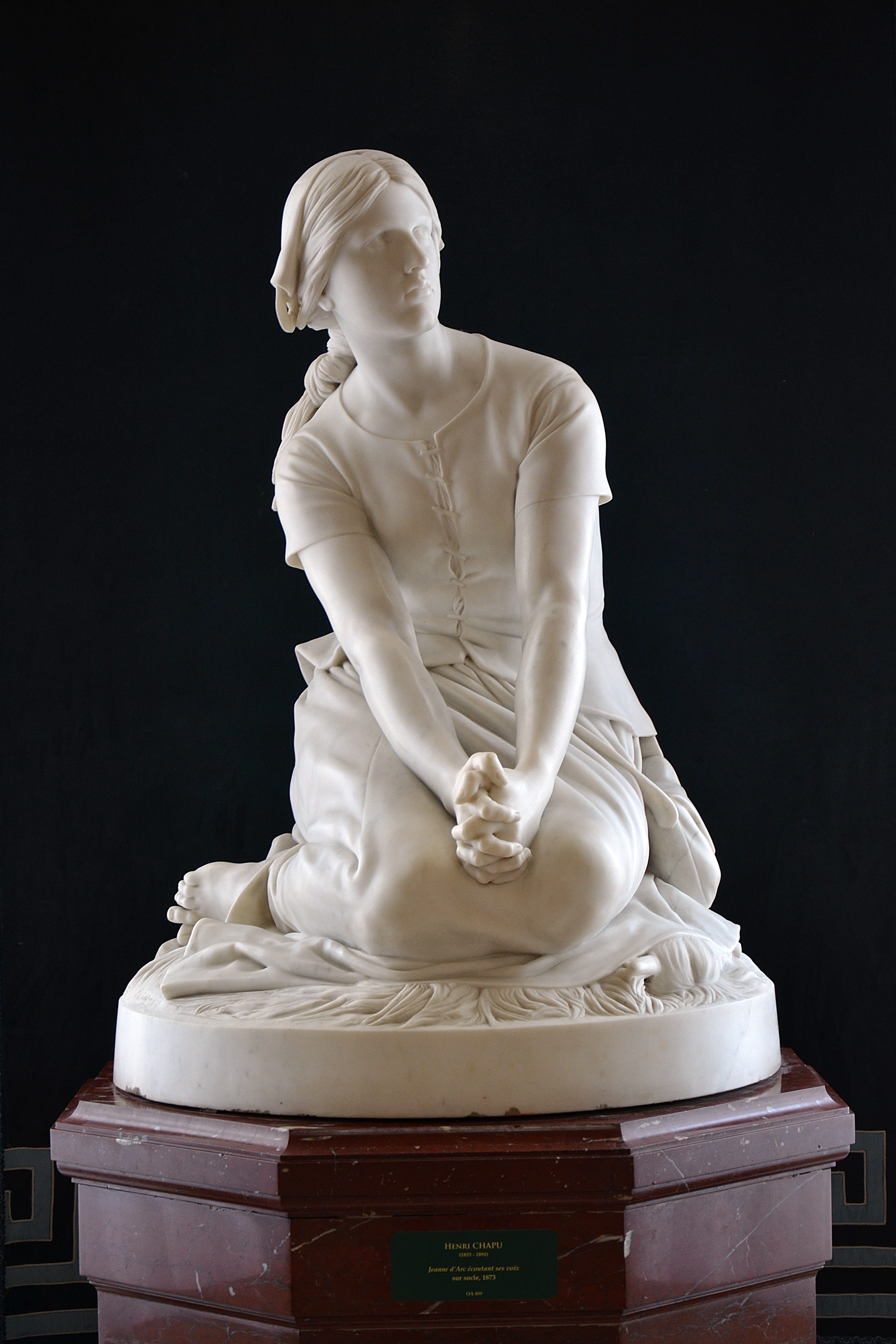 sculpture, human representation, art, art and craft, no people, indulgence, indoors, white color, male likeness, close-up, unhealthy eating, musee conde, Phone HD Wallpaper