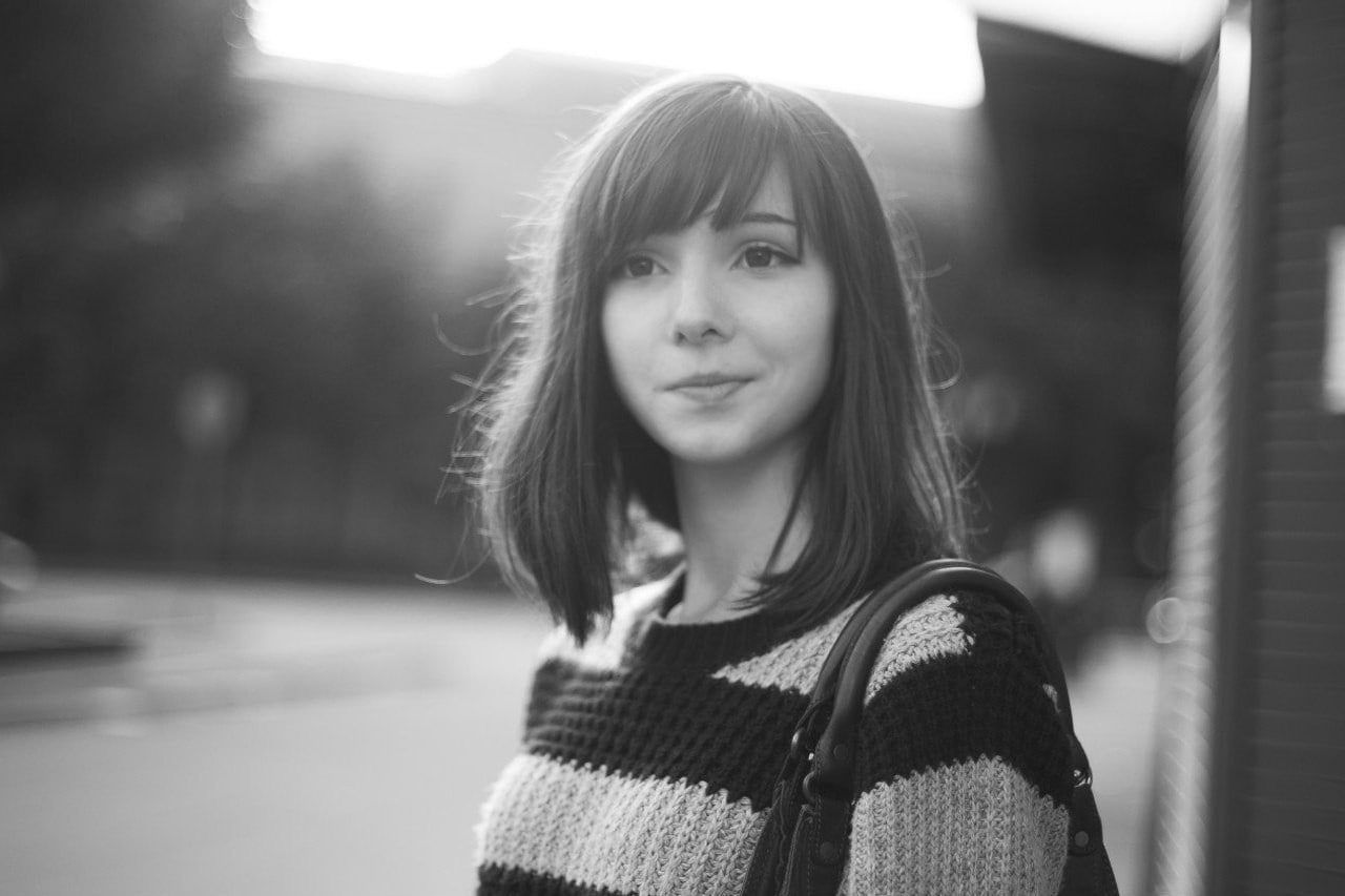 women, sweater, Katya Lischina, 720P, looking away, monochrome, smiling, HD Wallpaper