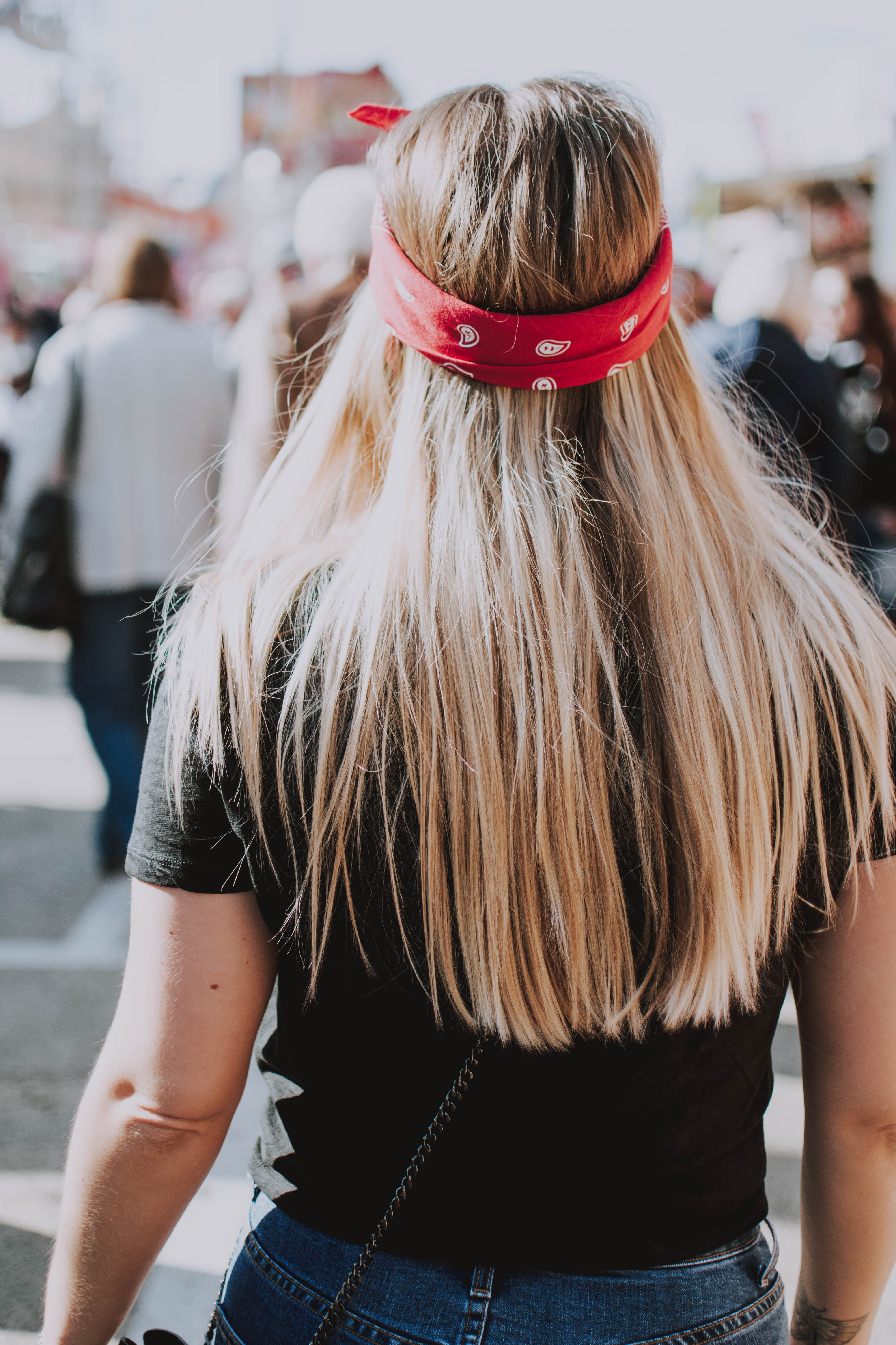 one person, hairstyle, 5K, headband, girls, blond hair, human hair, day, woman, real people, medium-length hair, women, incidental people, hair, long hair, Phone HD Wallpaper