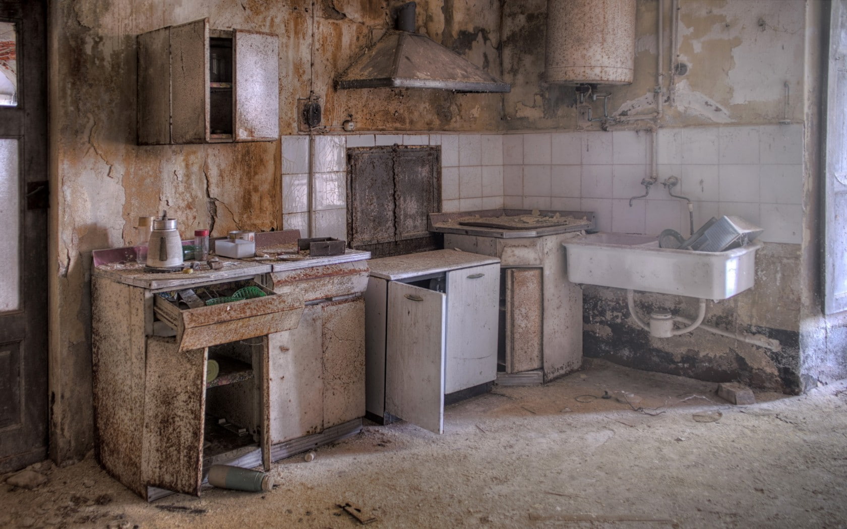 decline, obsolete, messy, domestic room, bad condition, furniture, deterioration, sink, household equipment, no people, table, home, indoors, domestic kitchen, HD Wallpaper