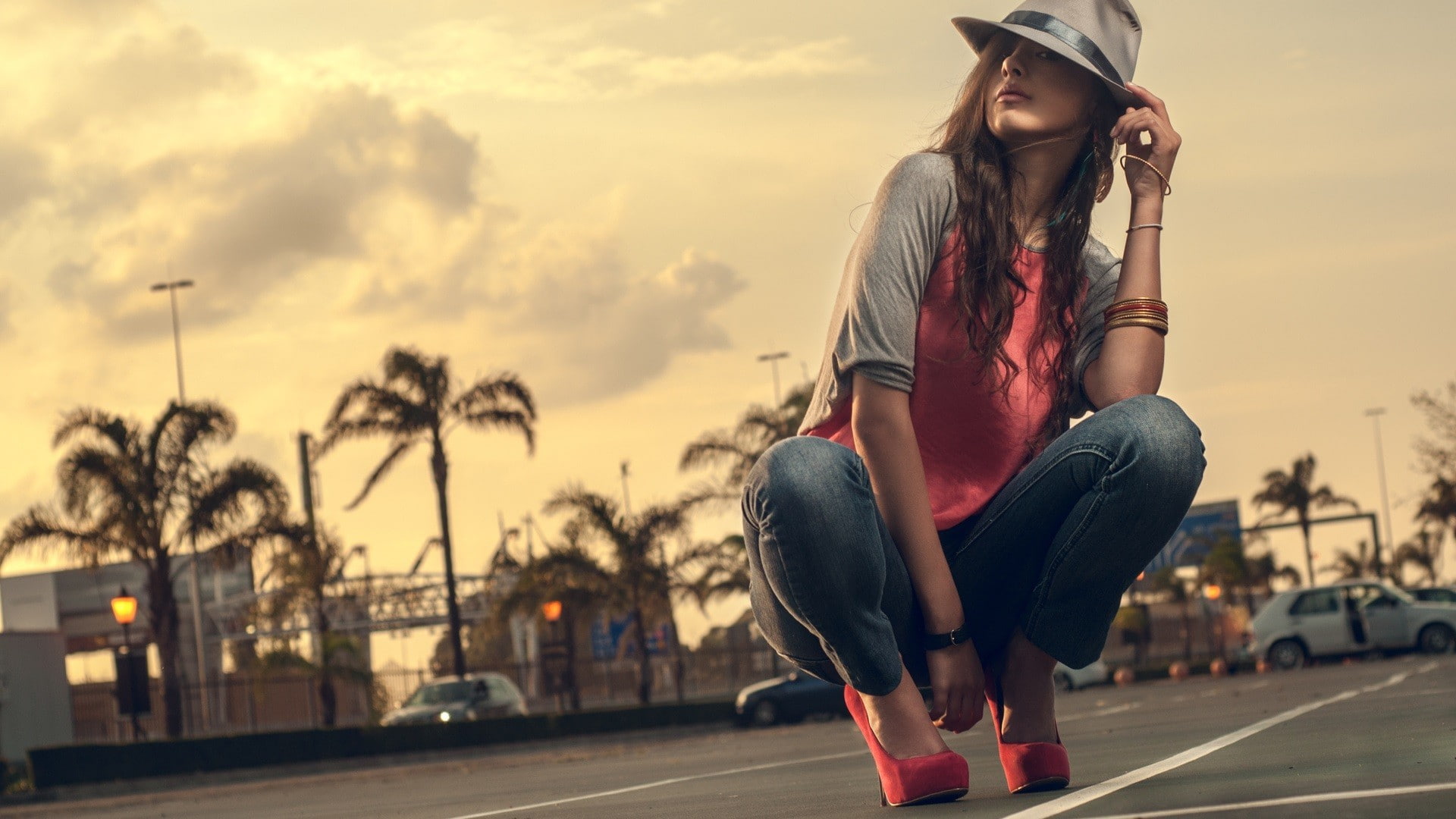 adult, clothing, casual clothing, young women, cloud - sky, leisure activity, young adult, city, high heels, real people, one person, hairstyle, outdoors, HD Wallpaper