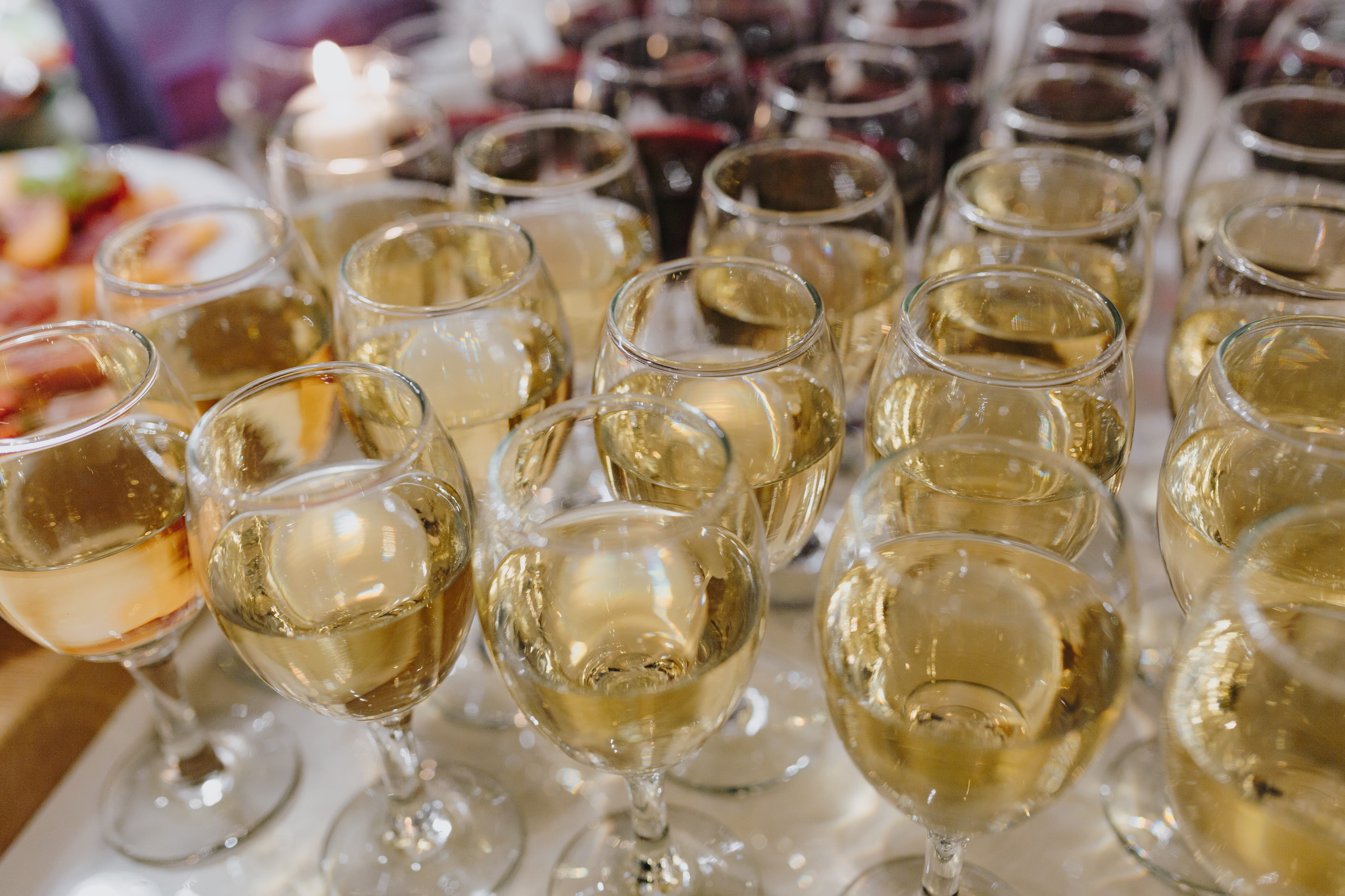 glass, party, food and drink, drinking glass, 5K, wine, many, table, no people, different, indoors, alcohol, large group of objects, refreshment, wineglass, HD Wallpaper