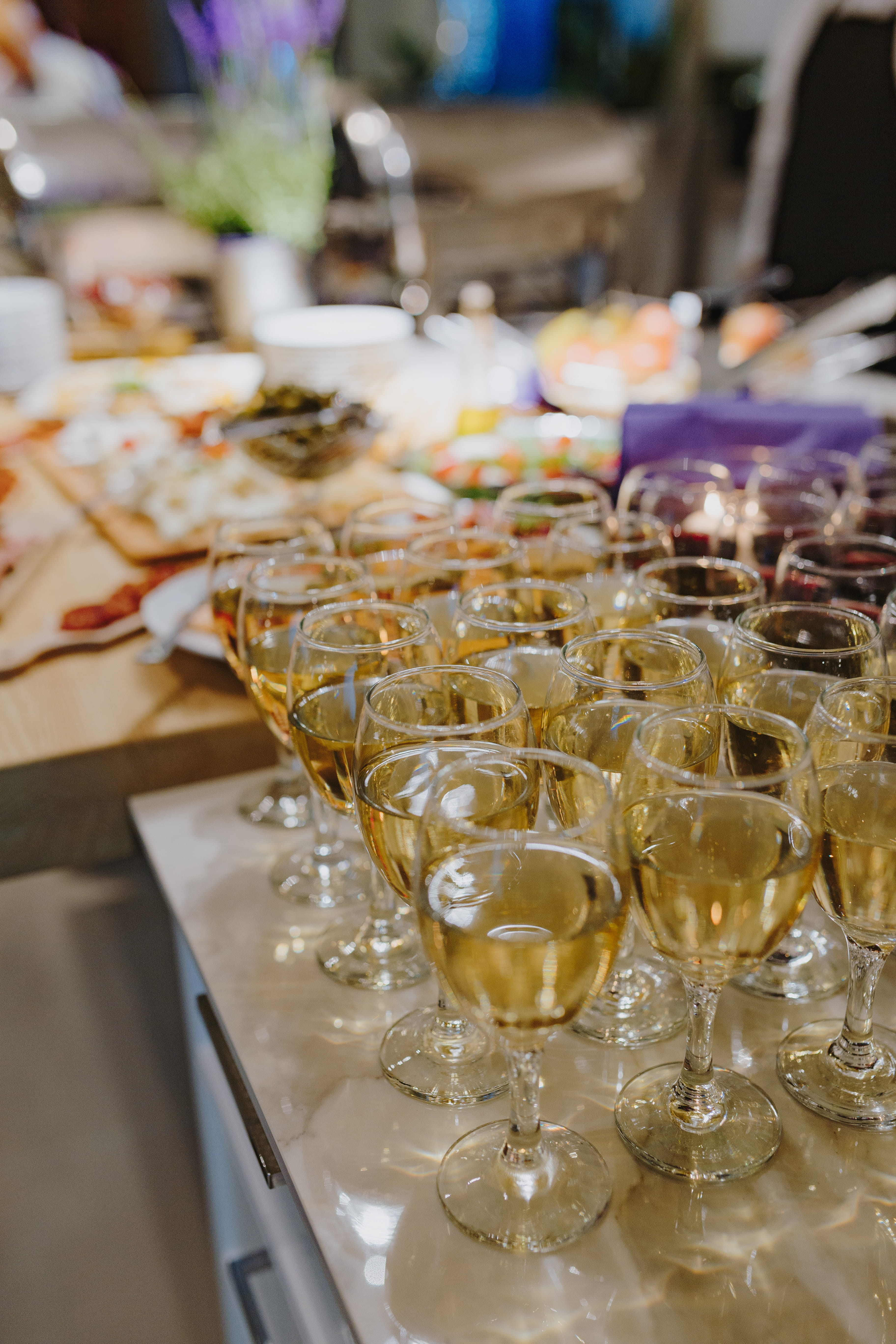 5K, alcohol, food and drink, still life, drinking glass, drink, focus on foreground, table, indoors, many, glass - material, no people, restaurant, luxury, Phone HD Wallpaper