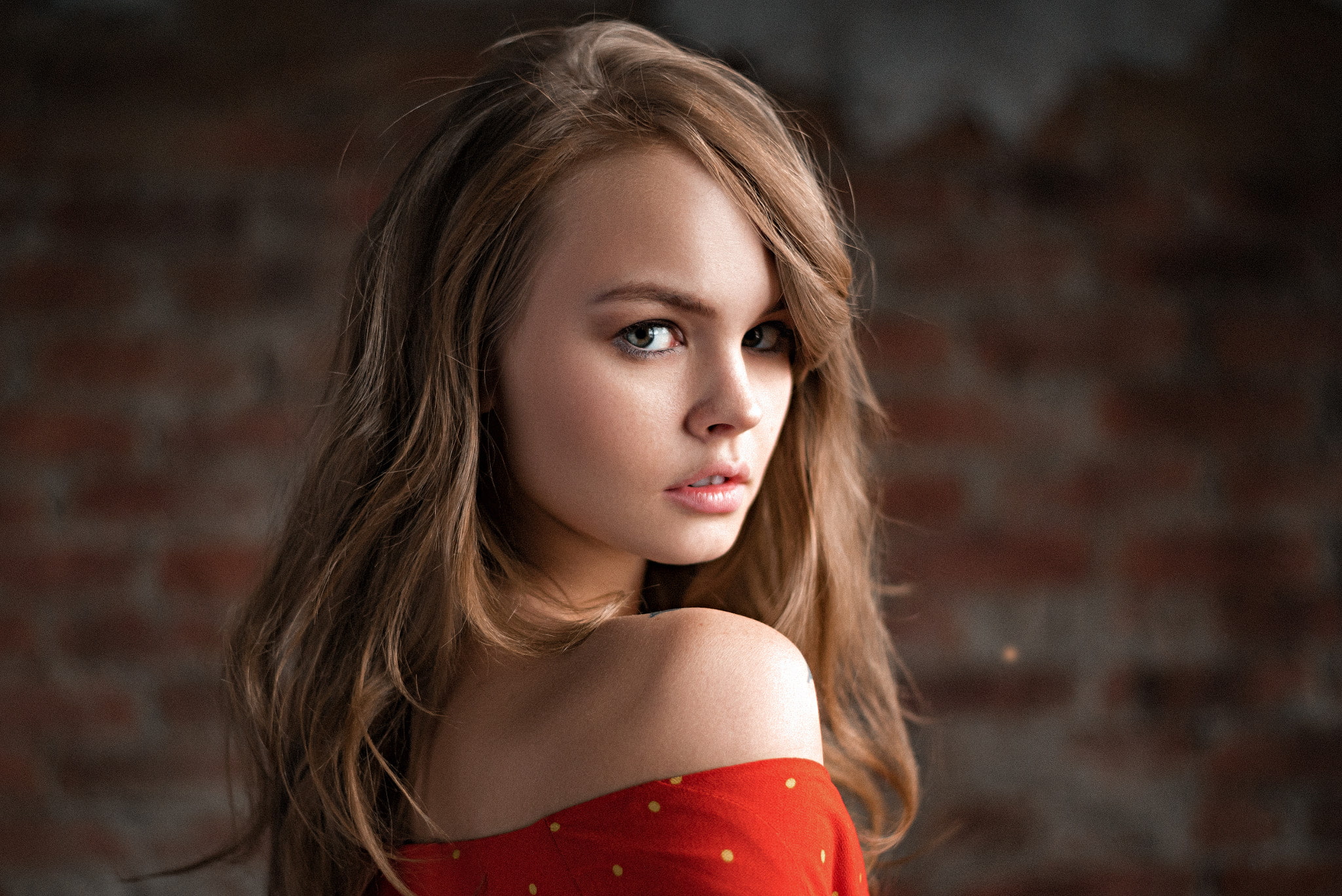 looking at camera, face, human face, beautiful people, hair, 1080P, contemplation, women, headshot, bare shoulders, bricks, portrait, hairstyle, one person, HD Wallpaper