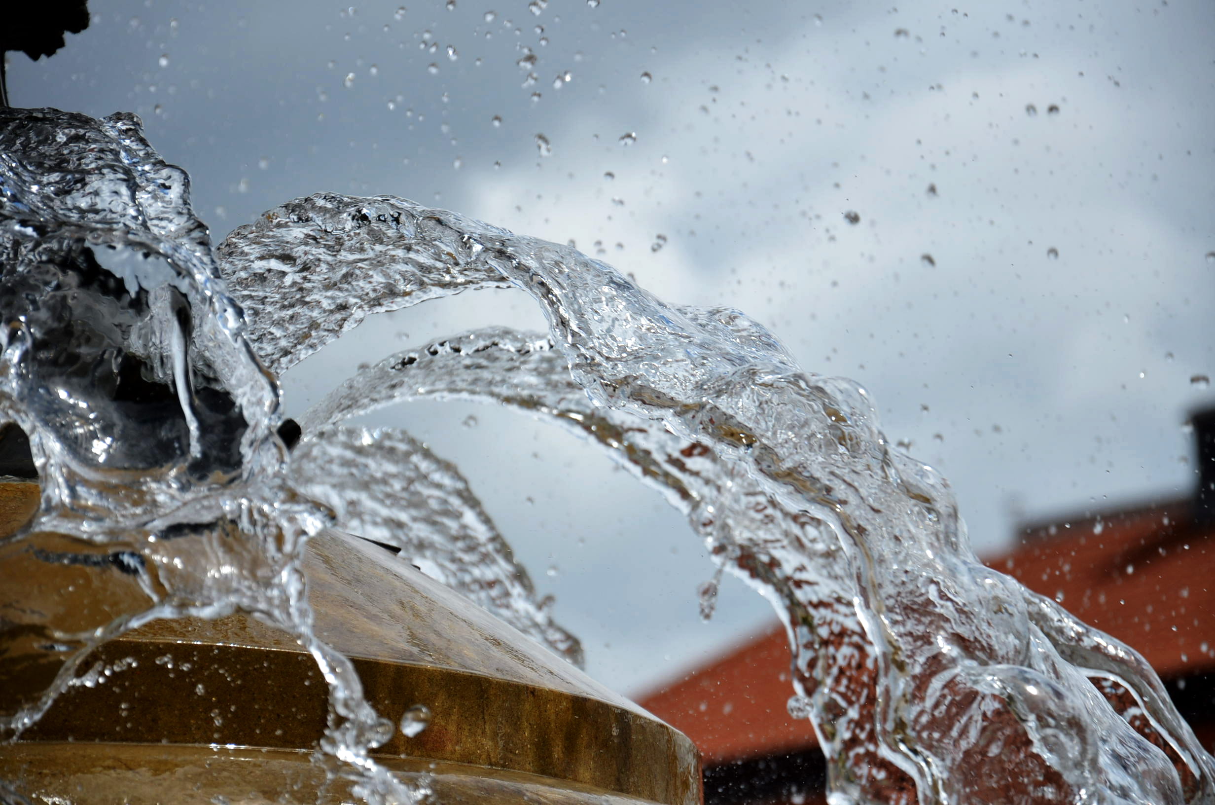 purity, running water, cold temperature, spraying, wash, day, clear, outdoors, food and drink, liquid, close-up, drink, power in nature, flowing, cold, HD Wallpaper
