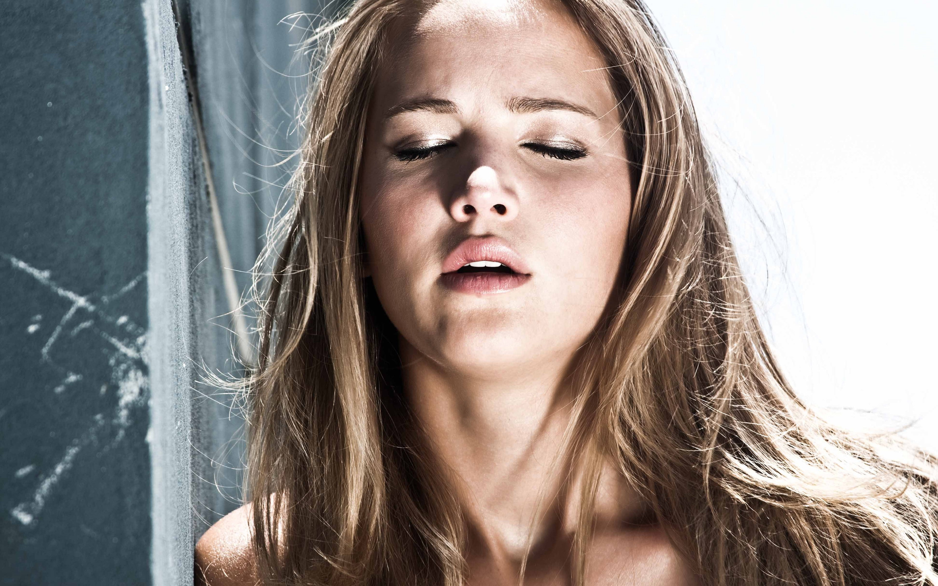 lifestyles, adult, hairstyle, close-up, real people, portrait, headshot, contemplation, one person, hair, beauty, front view, depression - sadness, blond hair, HD Wallpaper