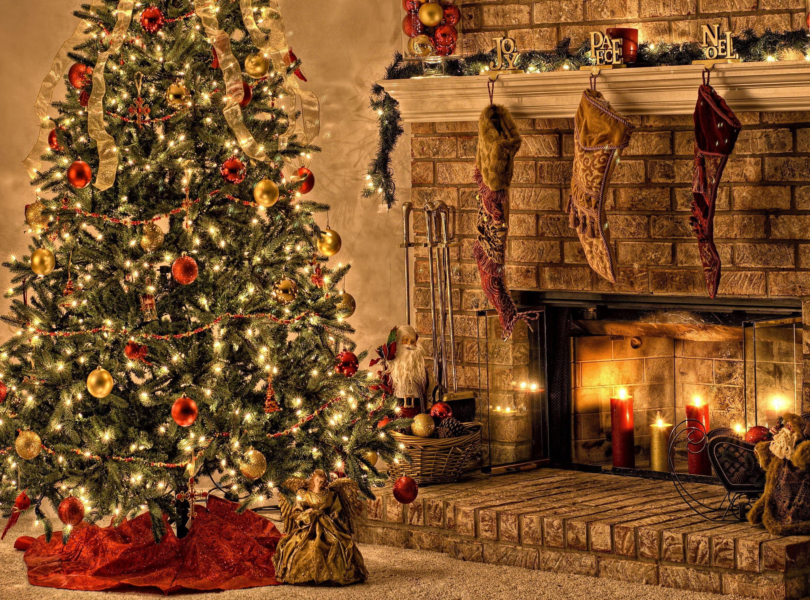 tree, christmas, stockings, toys, 2K, holiday, candles, fire, HD Wallpaper
