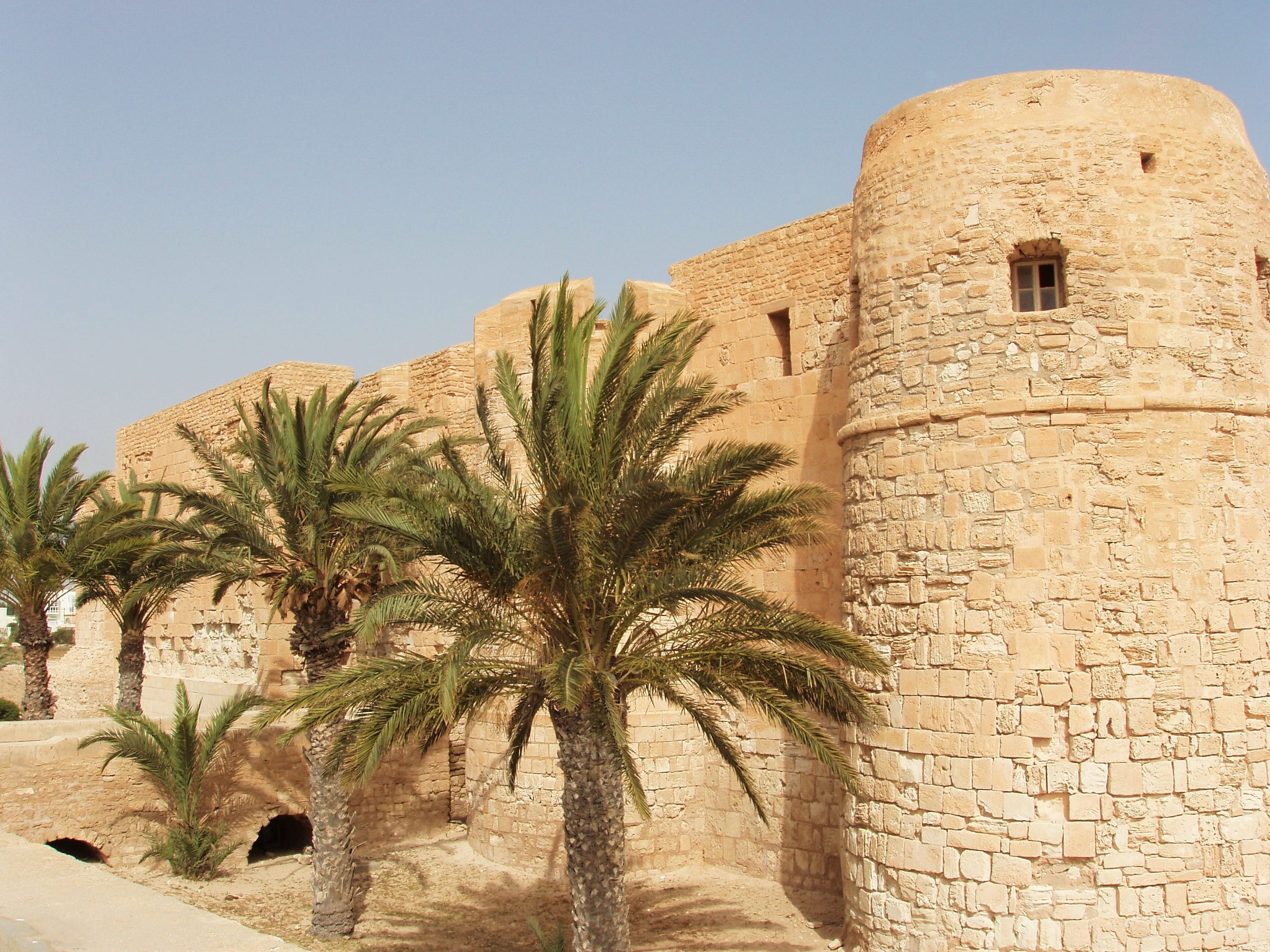 tropical climate, Castle, built Structure, outdoors, building, clear sky, travel Destinations, heritage, ancient civilization, sunlight, arabic Style, day, HD Wallpaper