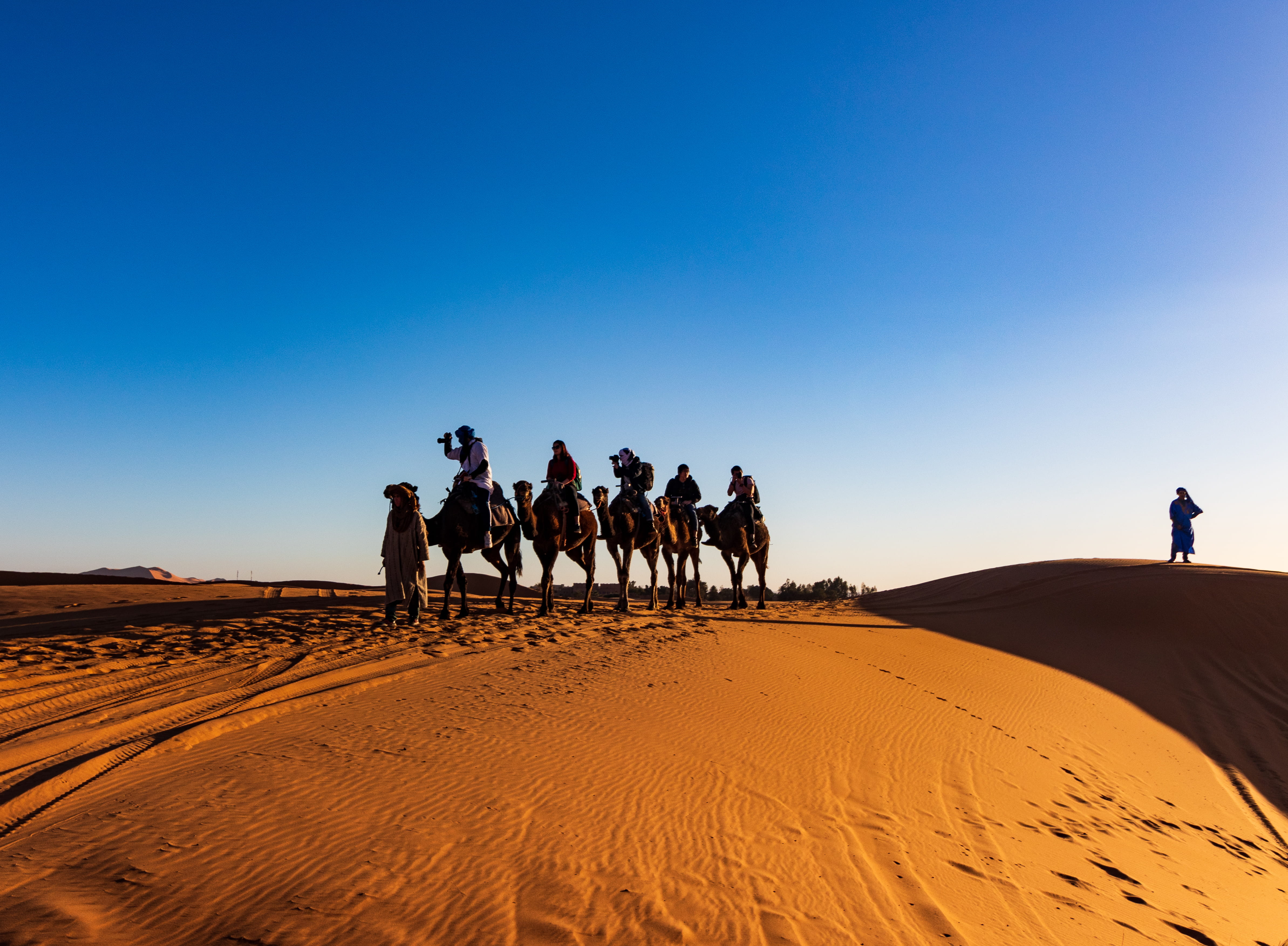 blue, dry, adventure, real people, clear sky, sunlight, scenic, dromedary, morocco, environment, sand, riding, travel, merzouga, climate, sky, daylight, HD Wallpaper