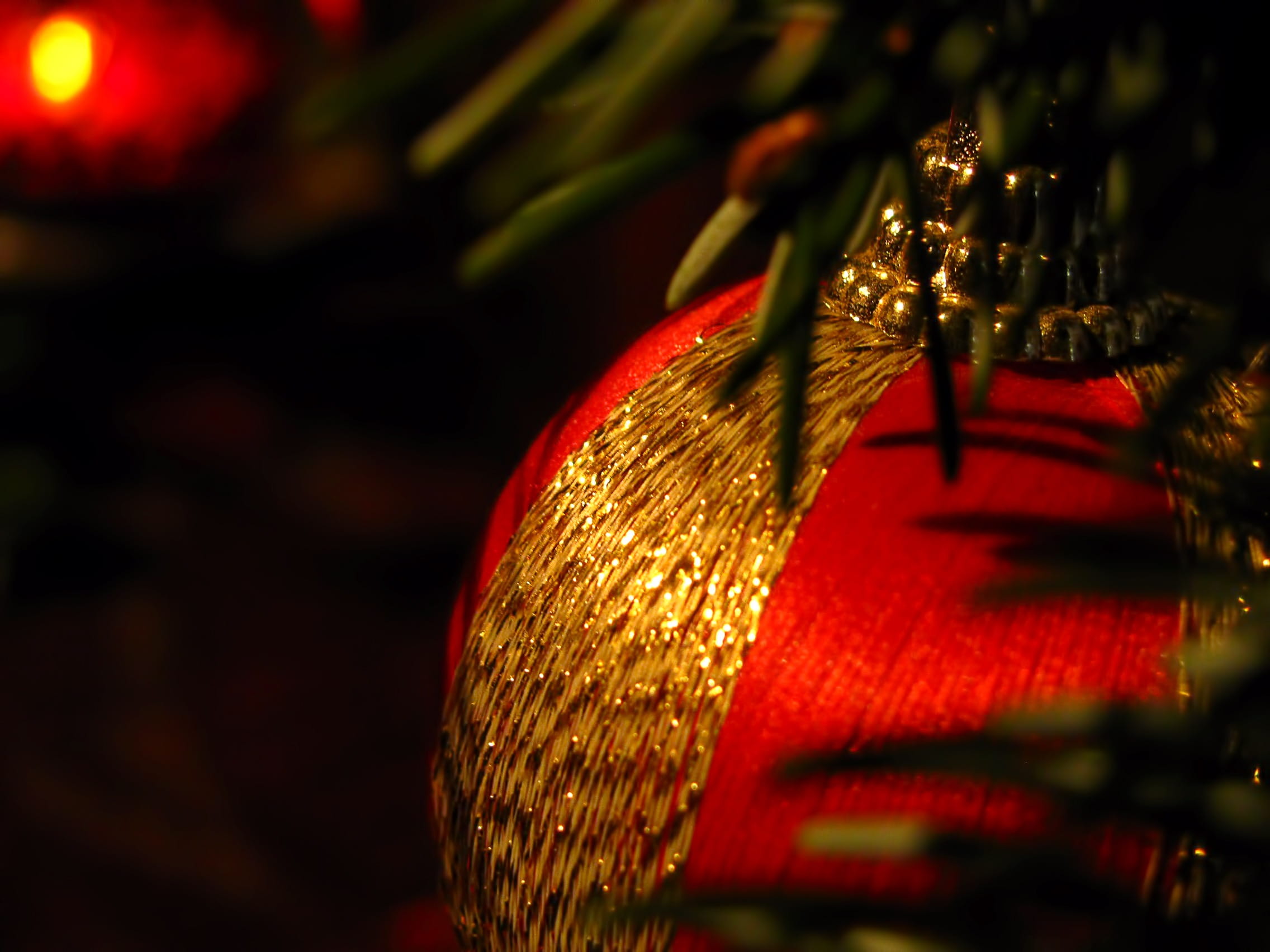 focus on foreground, art and craft, light, winter, bauble, brown, christmas Tree, red, religion, X-Mas, shiny, tree, night, close-up, illuminated, Christmas, HD Wallpaper