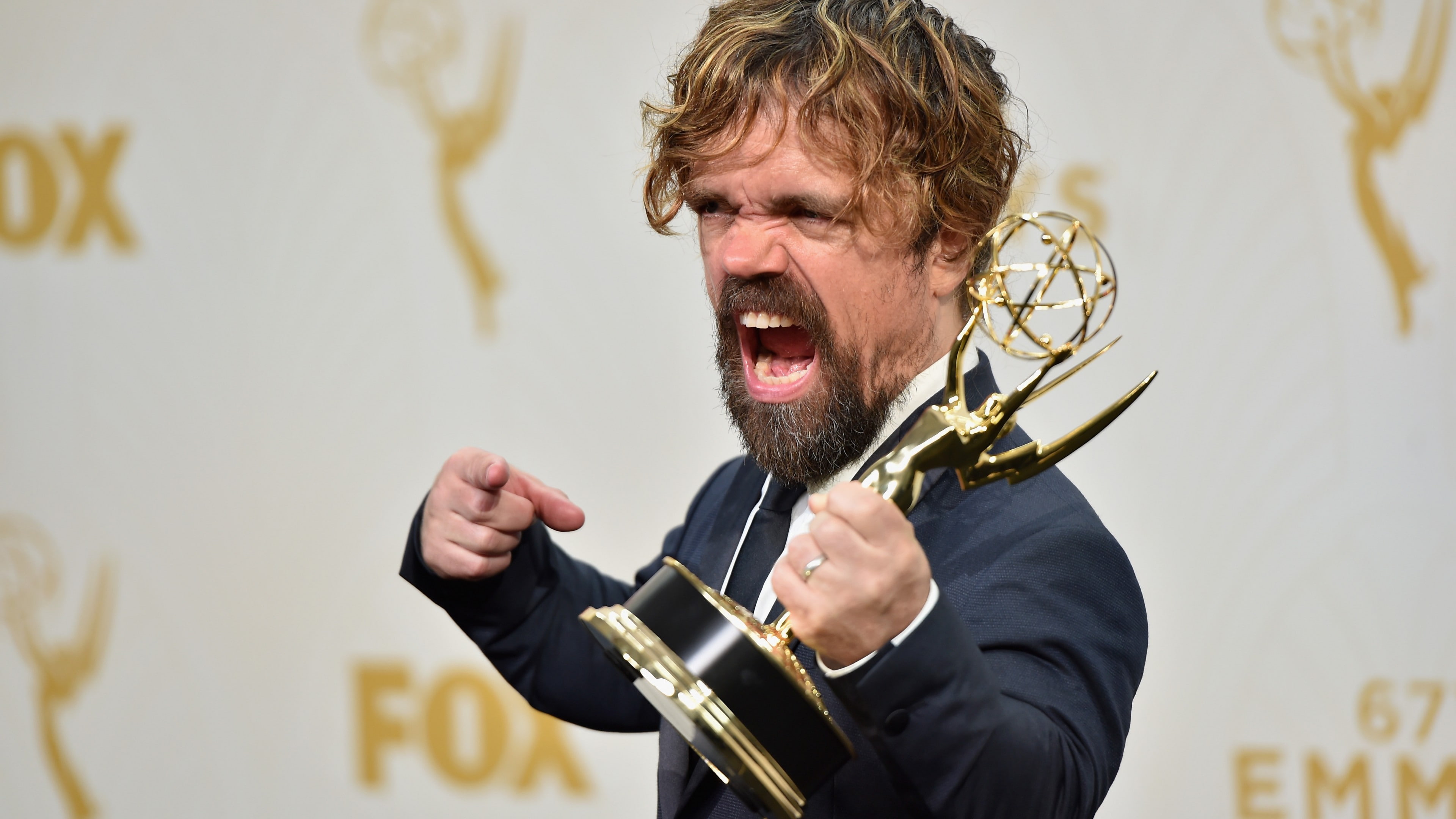 Best TV Series, holding, Emmy 2016, thrones, trophy, 6 season, character, 4K, Peter Dinklage, game, Game of Thrones, HD Wallpaper