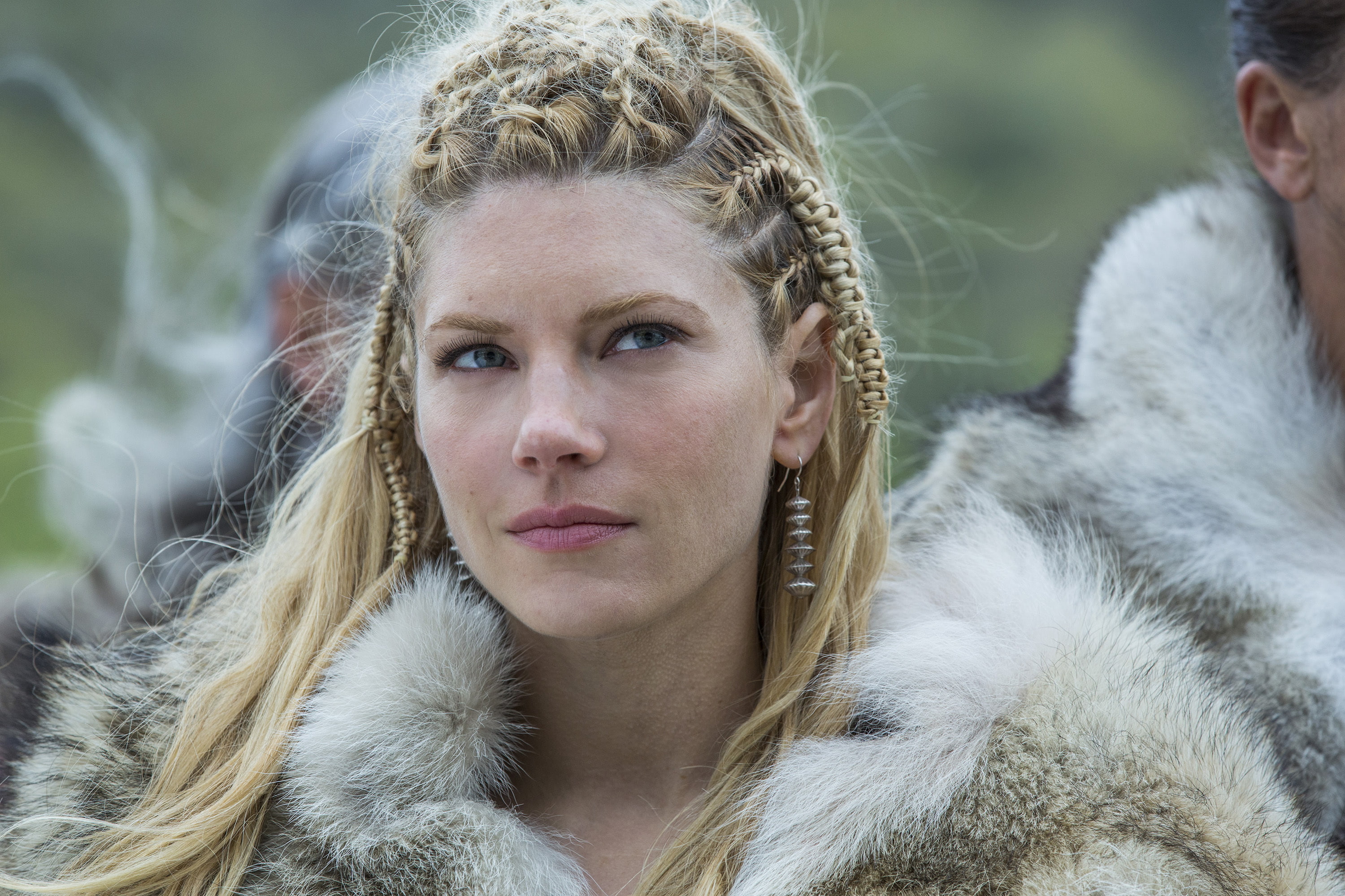 Vikings, Lagertha, real people, looking, women, adult, Katheryn Winnick, lifestyles, looking at camera, hairstyle, teenager, hood - clothing, hair, fur, HD Wallpaper