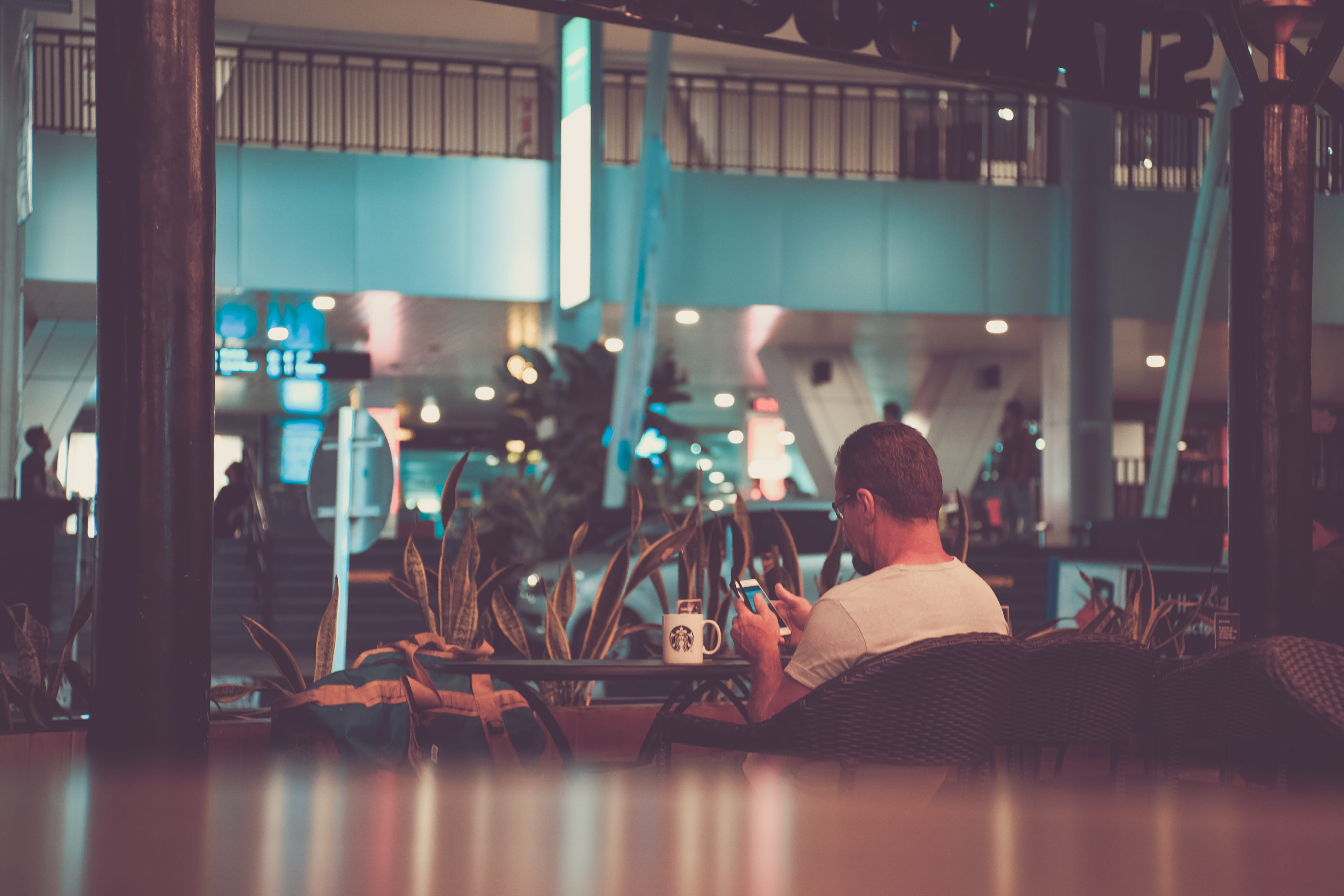 using, restaurant, wearing, table, waiting, wooden, lifestyles, rear view, illuminated, caucasian, brown, food and drink, equipment, indoors, people, casual clothing, HD Wallpaper