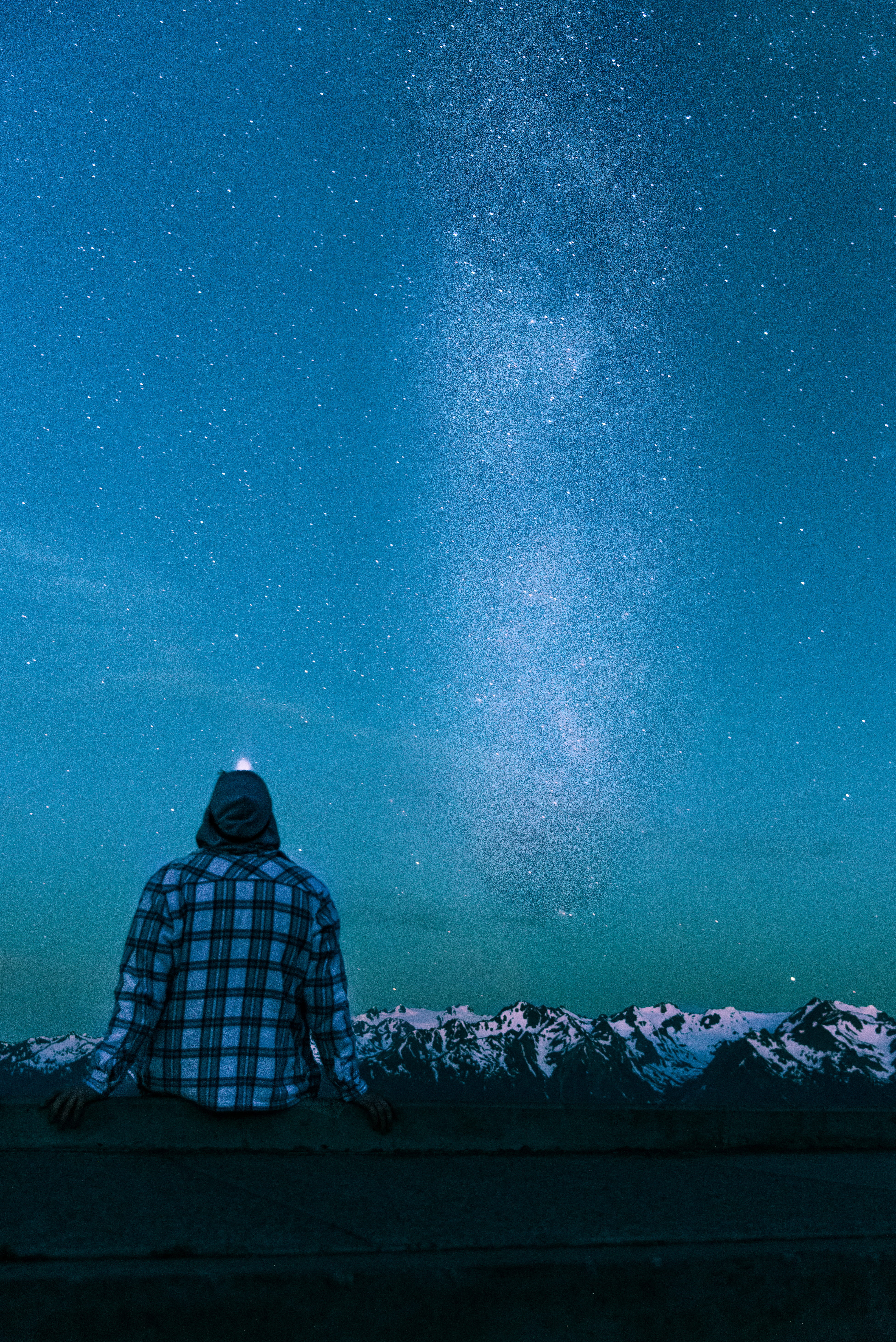 shirt, scenics - nature, rear view, stars, watching, night, 5K, snow, sports, beauty in nature, astronomy, cold temperature, milkyway, gray, winter, milky way, Phone HD Wallpaper
