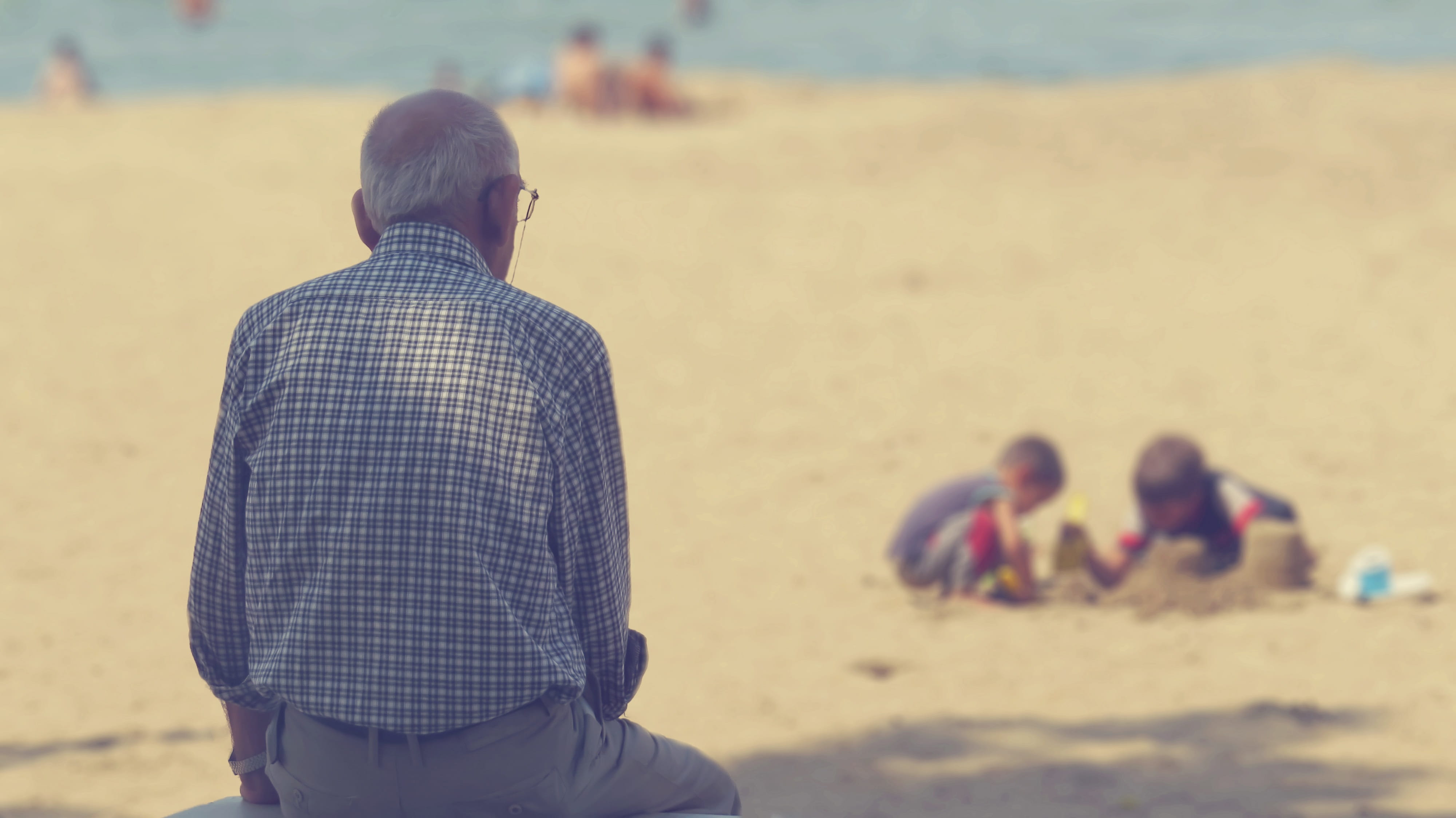 shirt, old man, leisure activity, children, men, sitting, lifestyles, marine, adult, thinking man, sea, casual clothing, sport, real people, beach, 4K, HD Wallpaper