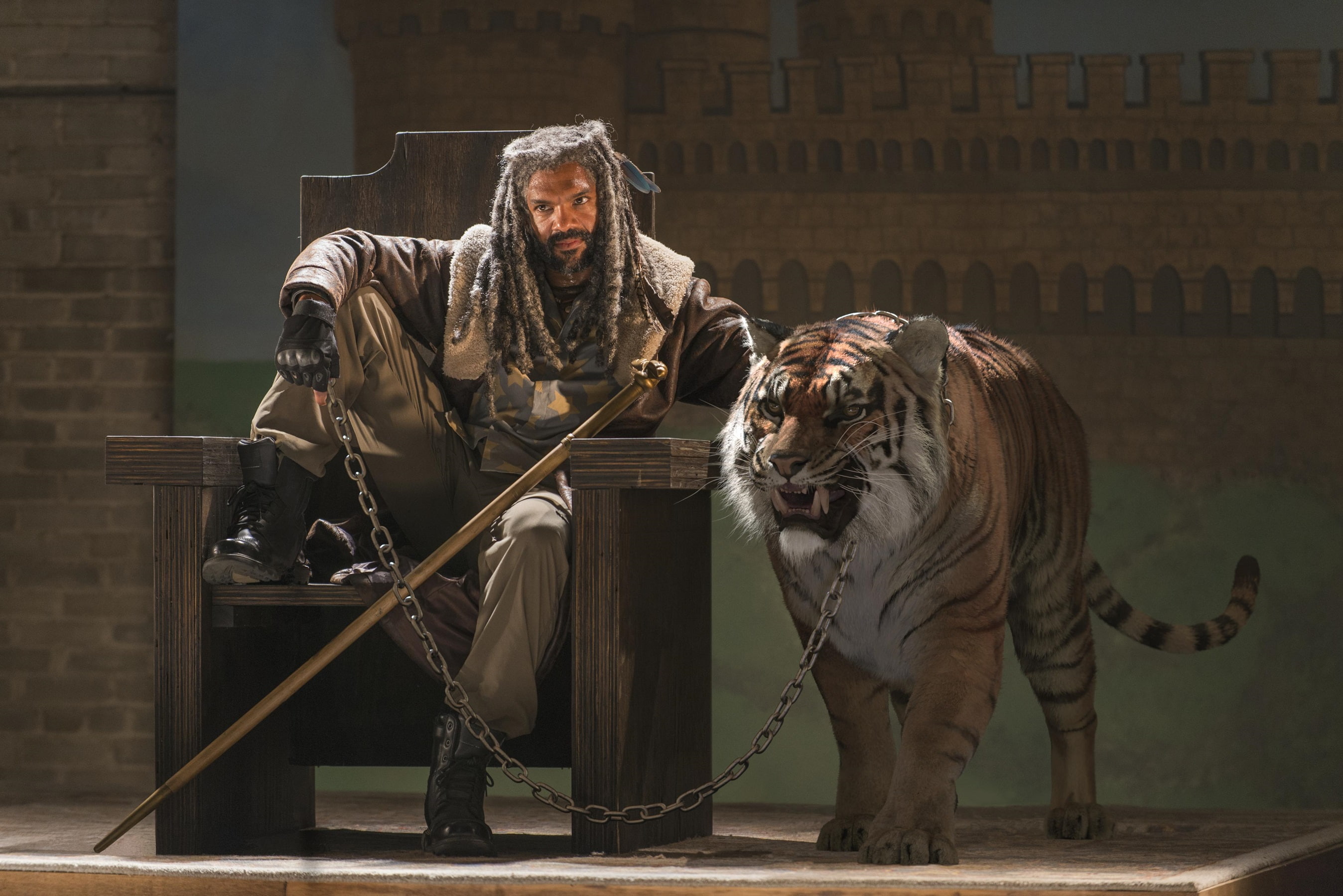 tiger, movie, Season 7, scene, Ezekiel, man, 2K, holding, chain, Khary Payton, The Walking Dead, HD Wallpaper