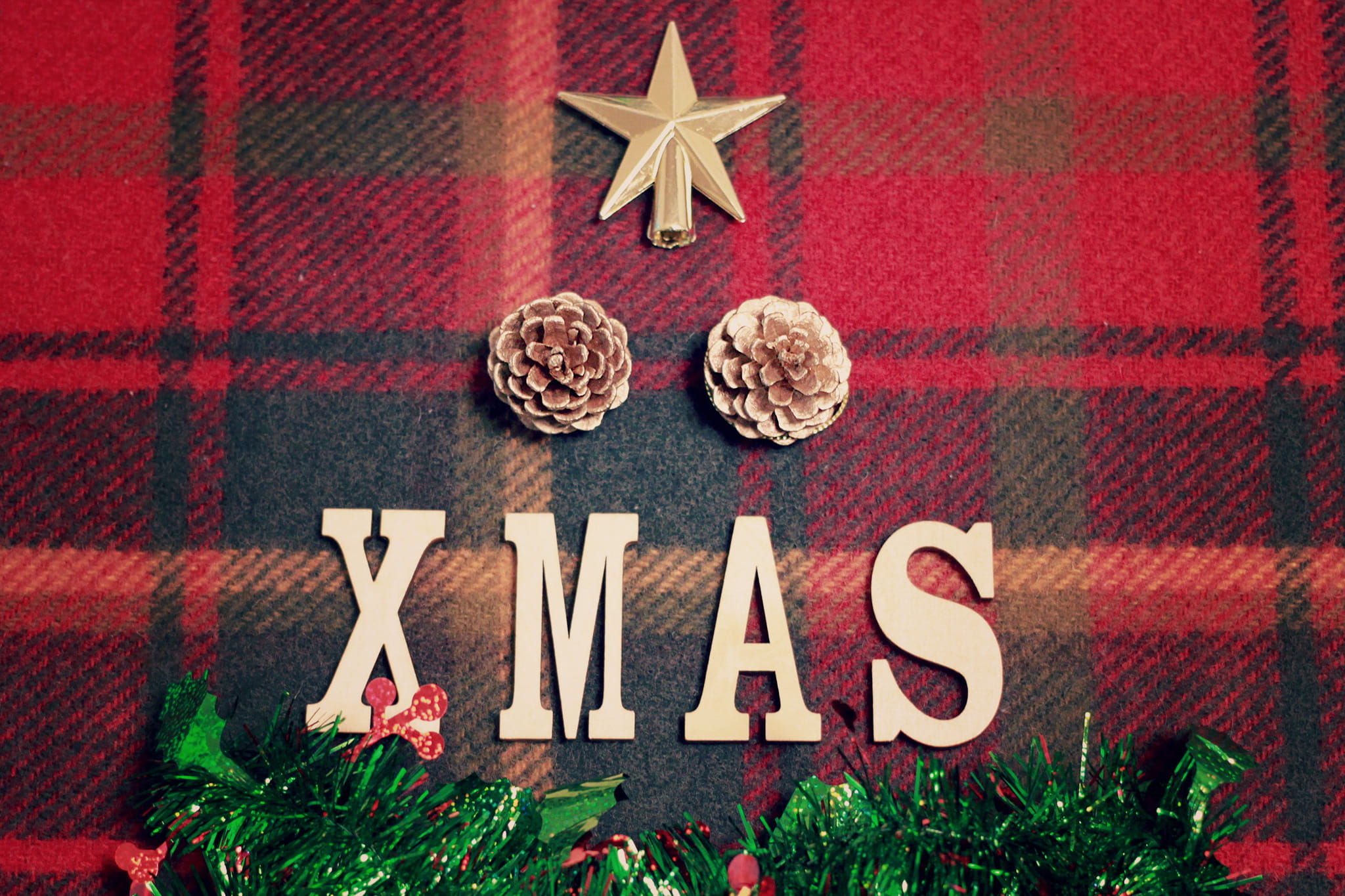 shape, christmas, food, x, backgrounds, cultures, event, 1080P, red, capital letter, star, western script, wood - Material, christmas Decoration, winter, HD Wallpaper