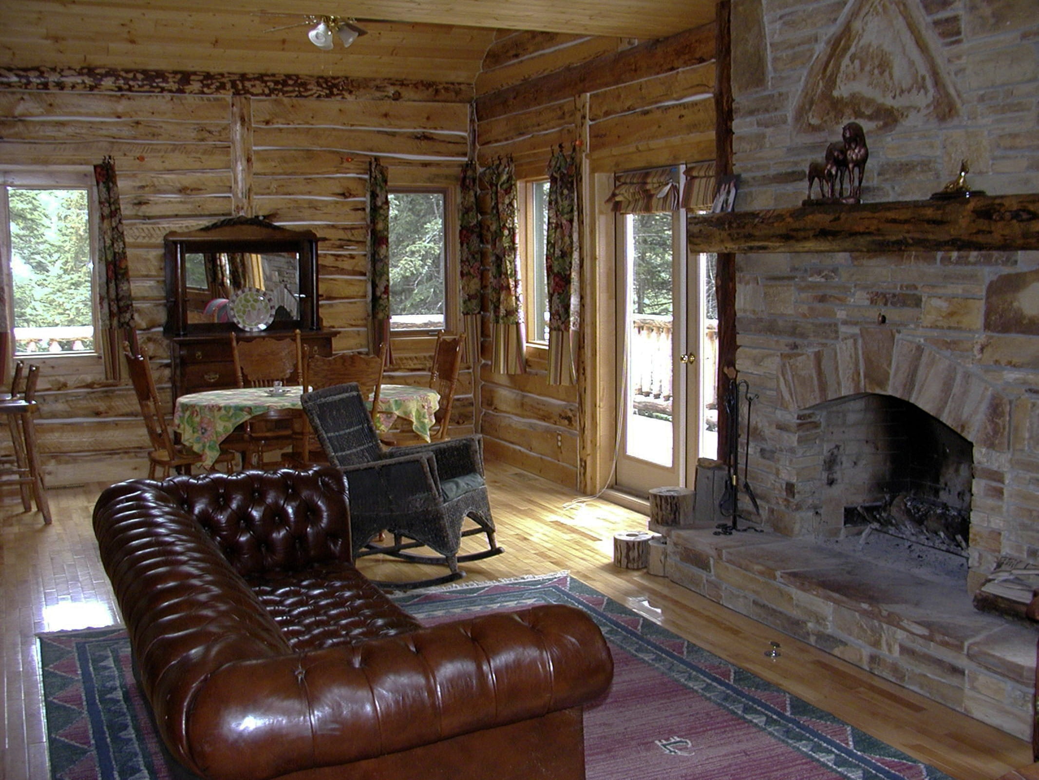 log cabin, domestic Room, chair, fireplace, architecture And Buildings, interior, indoors, home, western, residential district, home showcase interior, HD Wallpaper