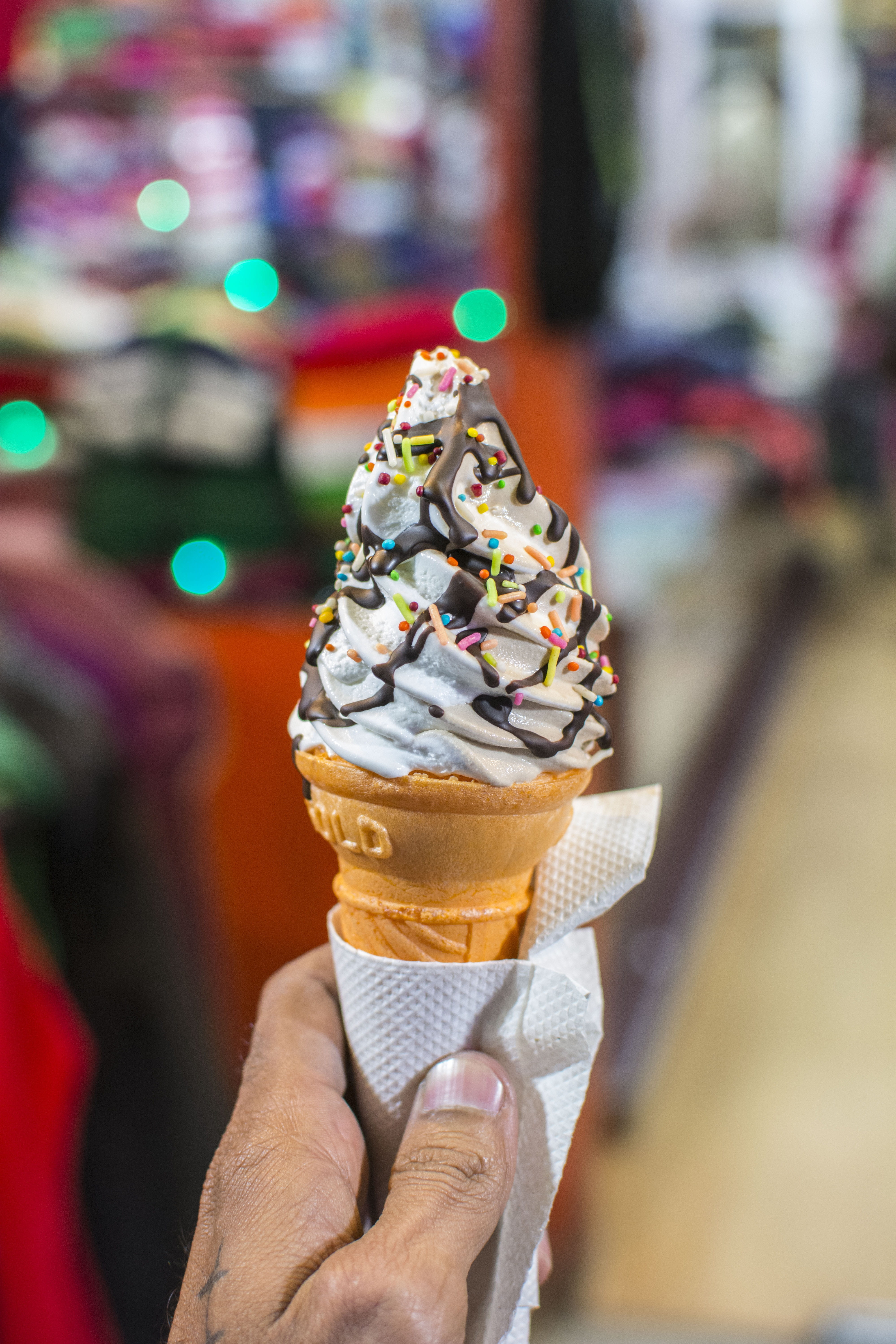 finger, sweet, ice cream, food and drink, vanilla ice cream, beverage, dairy product, 5K, soft, human body part, ice, dessert, hand, served, cream, ice cream cone, Phone HD Wallpaper