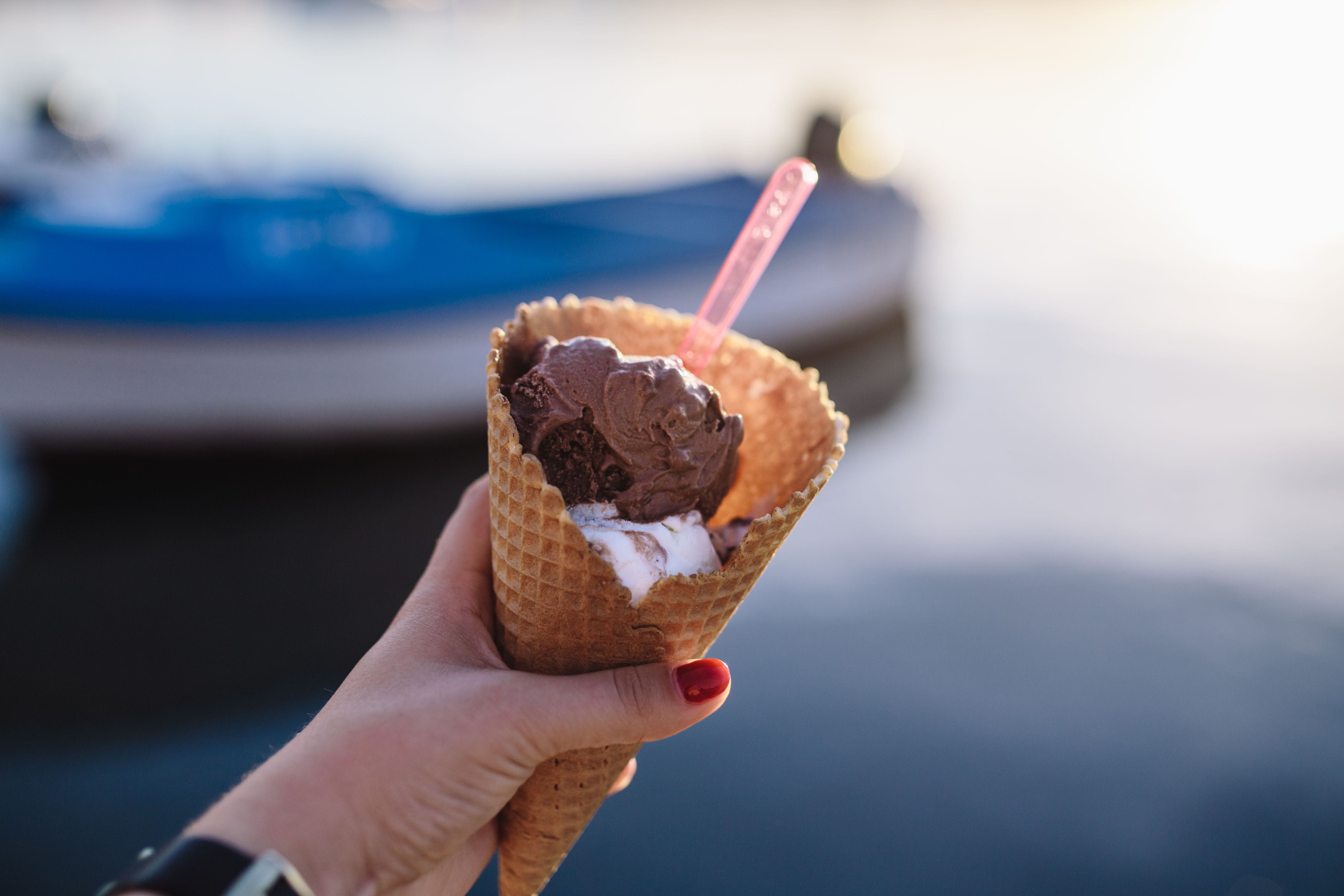 hand, unhealthy eating, man, vacations, Holding, outdoors, temptation, ice, taste, close-up, simmertime, indulgence, frozen food, one person, food and drink, HD Wallpaper