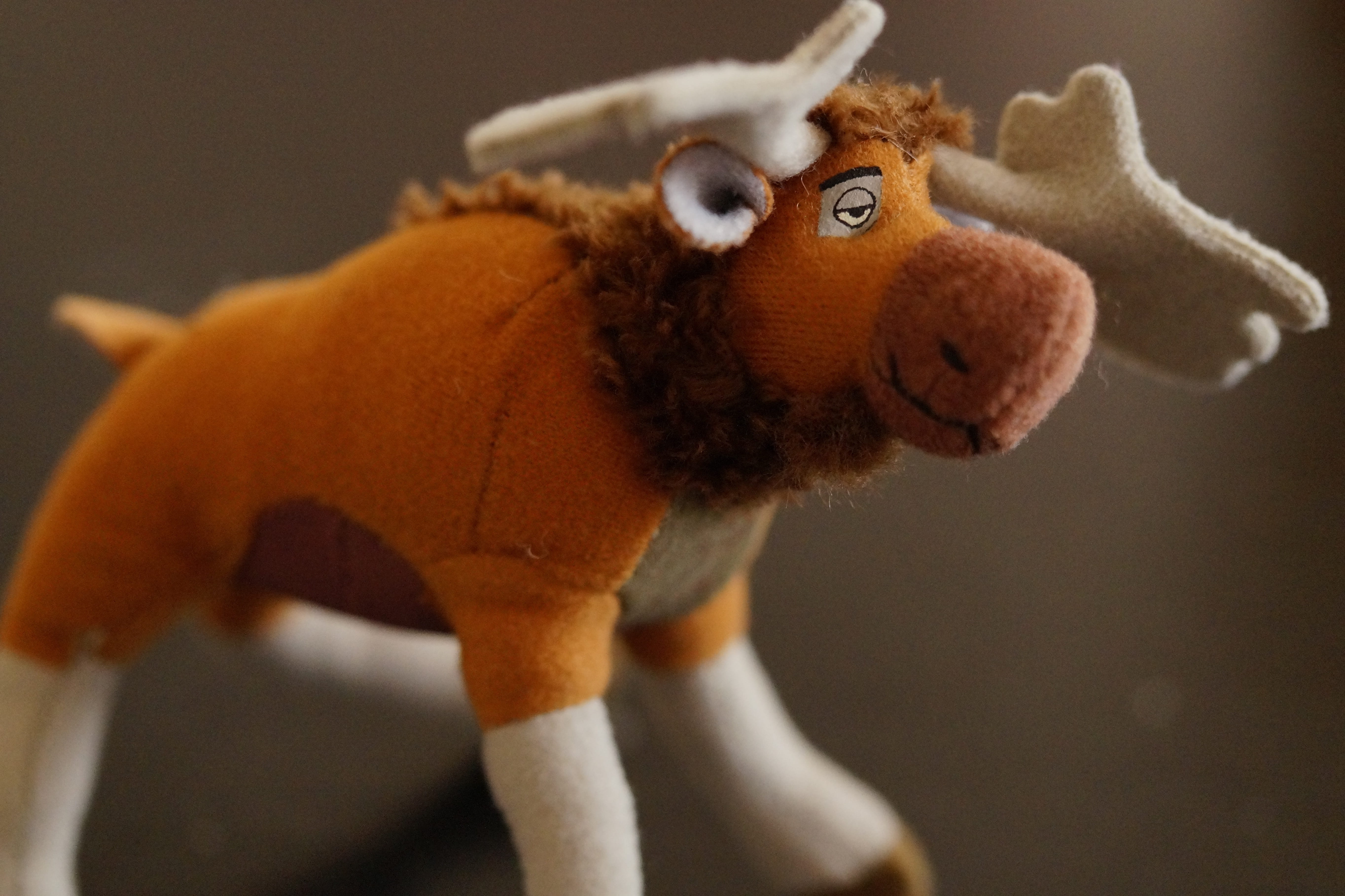 comic, Moose, figure, known, toy, stuffed toy, funny, close-up, single object, sven, focus on foreground, no people, 5K, colored background, stuffed animal, HD Wallpaper