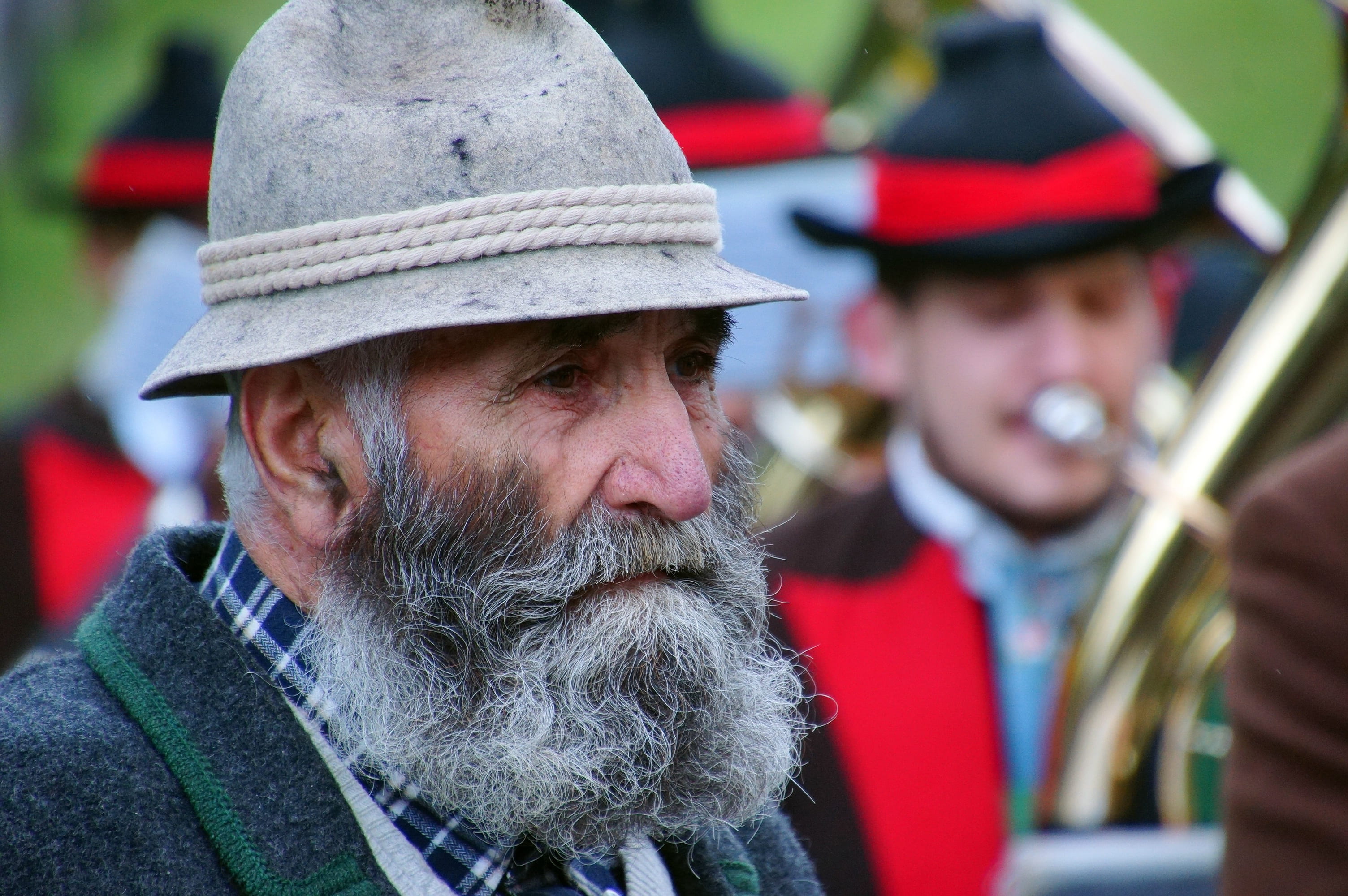 uniform, looking away, man, selective focus, eyes, head, mature adult, beard, costume, men, males, 2K, focus on foreground, people, mature men, near, headshot, HD Wallpaper