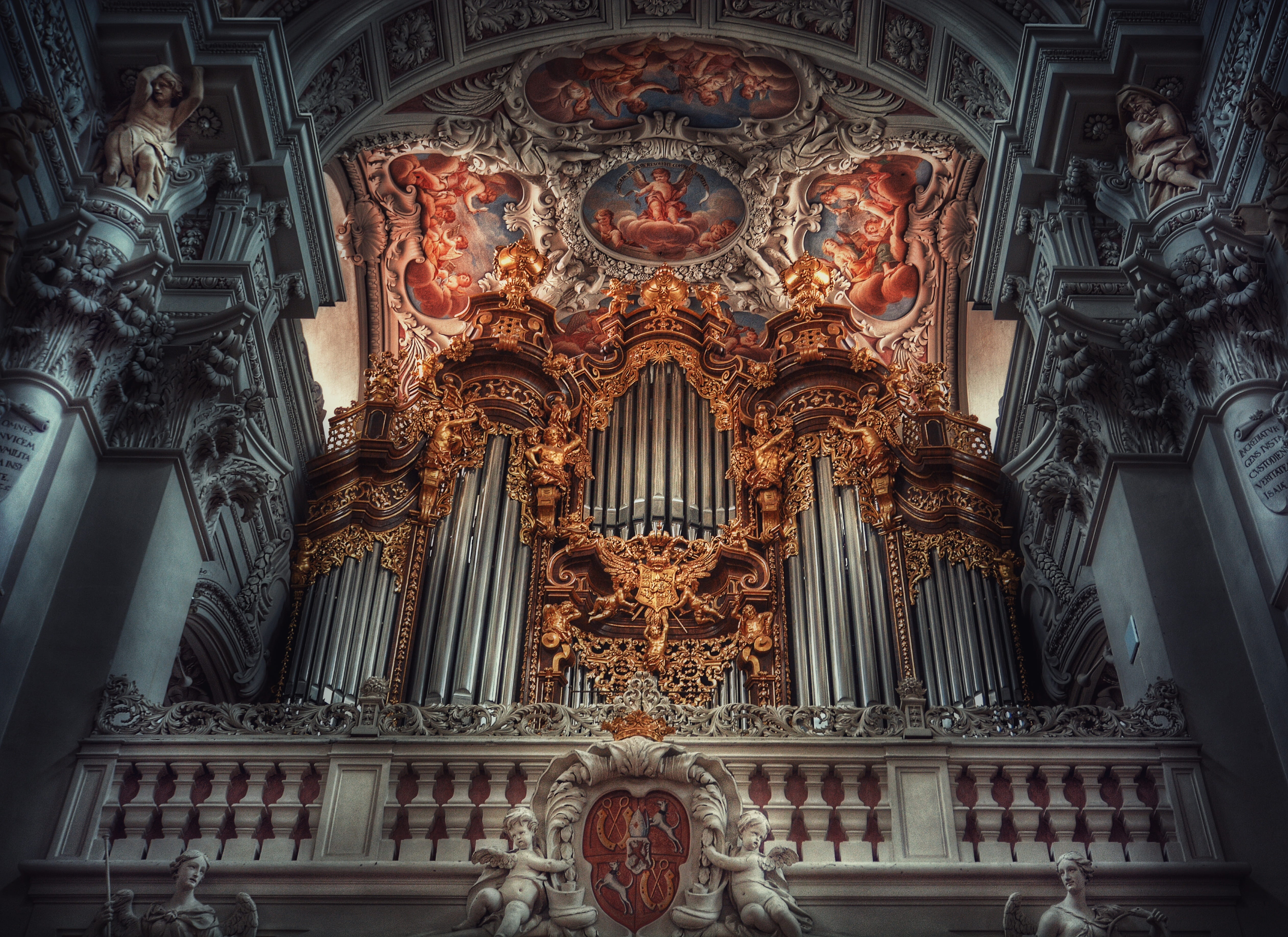 architectural column, 4K, religion, belief, low angle view, ceiling, angle, building exterior, musical instrument, no people, golden, building, architecture, HD Wallpaper