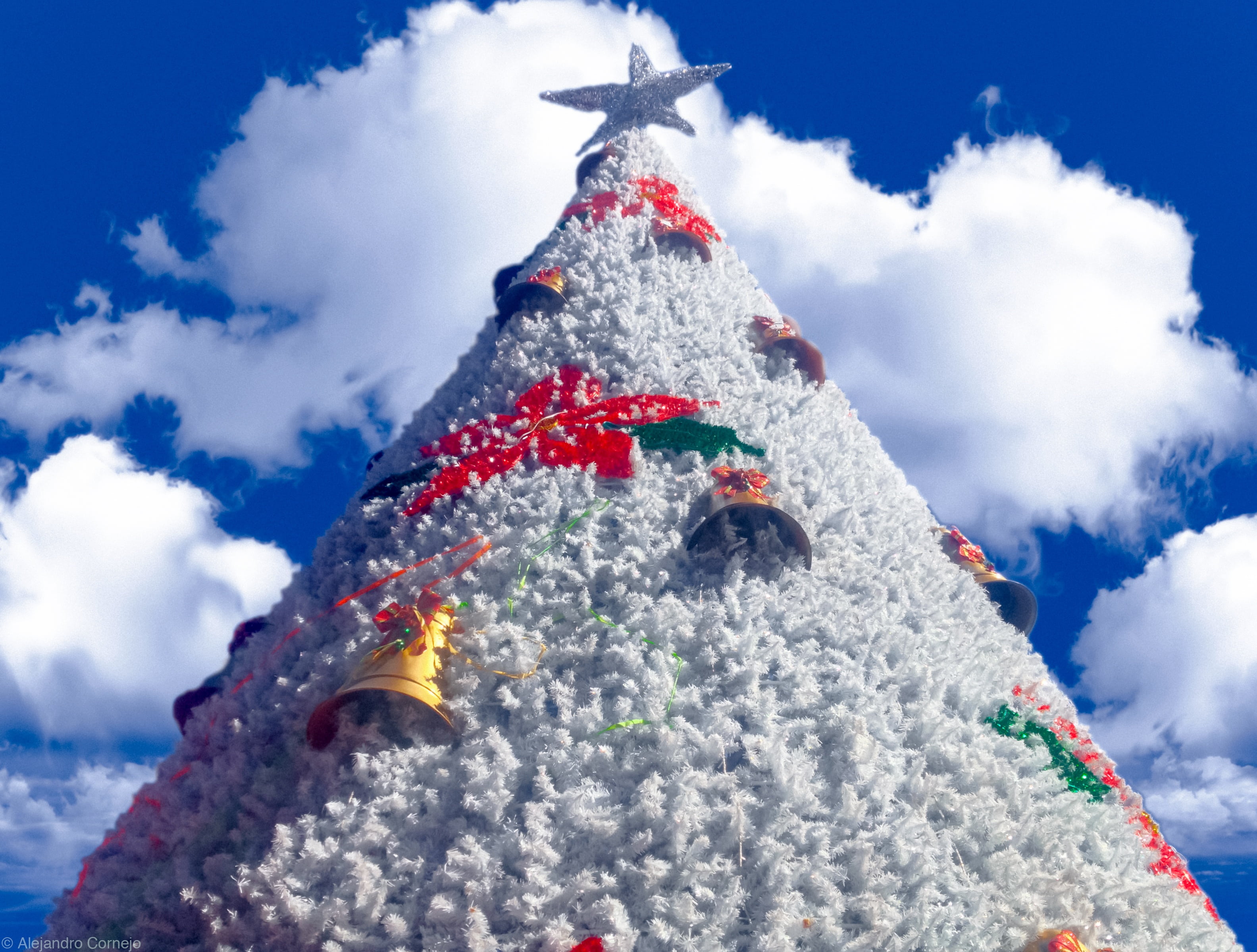christmas decoration, space, seasonal, lightning, accommodation, ornaments, joy, new, card, outside, people, cloud, cozy, design, sleep, 2K, vacation, HD Wallpaper
