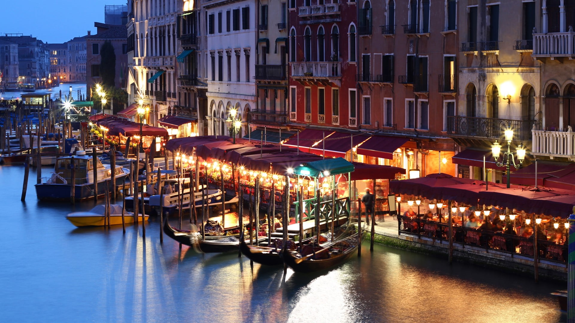 brown, travel destinations, water, lights, night, building exterior, no people, waterfront, 1080P, illuminated, nightlife, restaurant, canal, nautical vessel, HD Wallpaper
