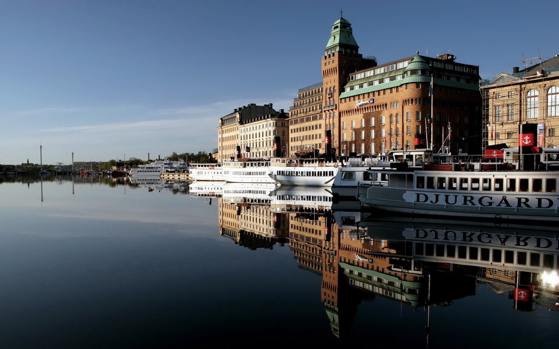 no people, nature, lake, built structure, moored, building exterior, passenger craft, sky, mode of transportation, Stockholm, city, travel, nautical vessel, HD Wallpaper