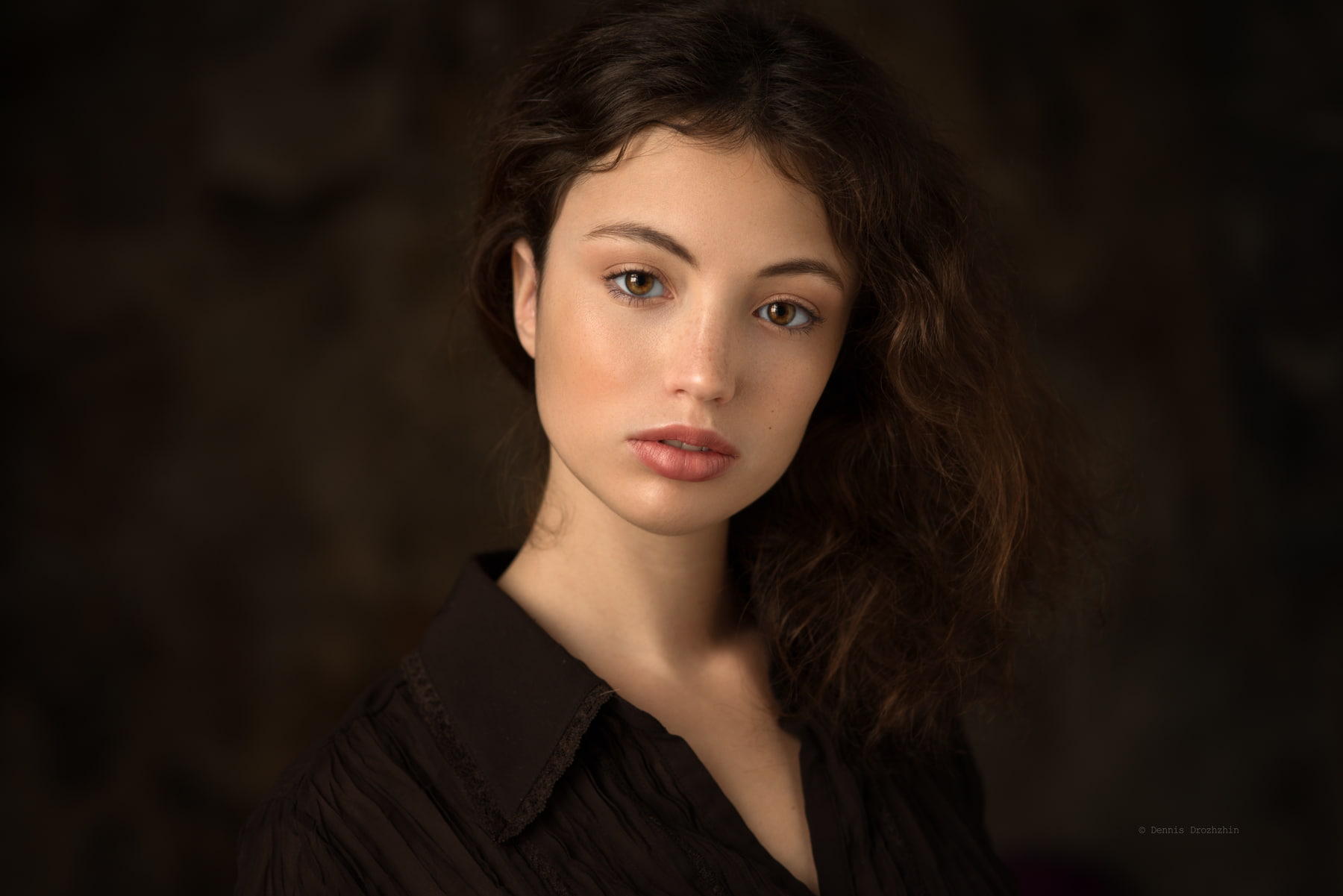 portrait, model, serious, women, beauty, luxury, long hair, beautiful woman, dark background, looking at viewer, fashion, adult, glamour, young adult, human face, HD Wallpaper