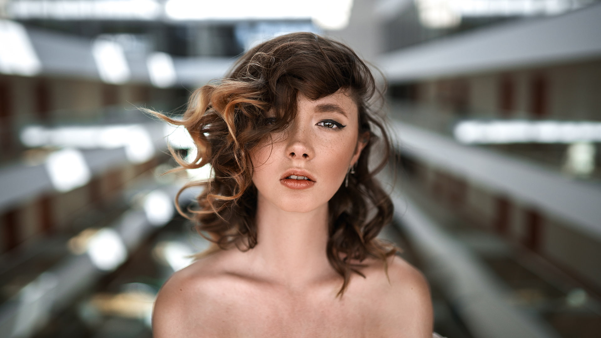 1080P, Disha Shemetova, face, hair, semi-dress, beautiful people, portrait, adult, brown hair, human hair, outdoors, focus on foreground, headshot, curly hair, HD Wallpaper