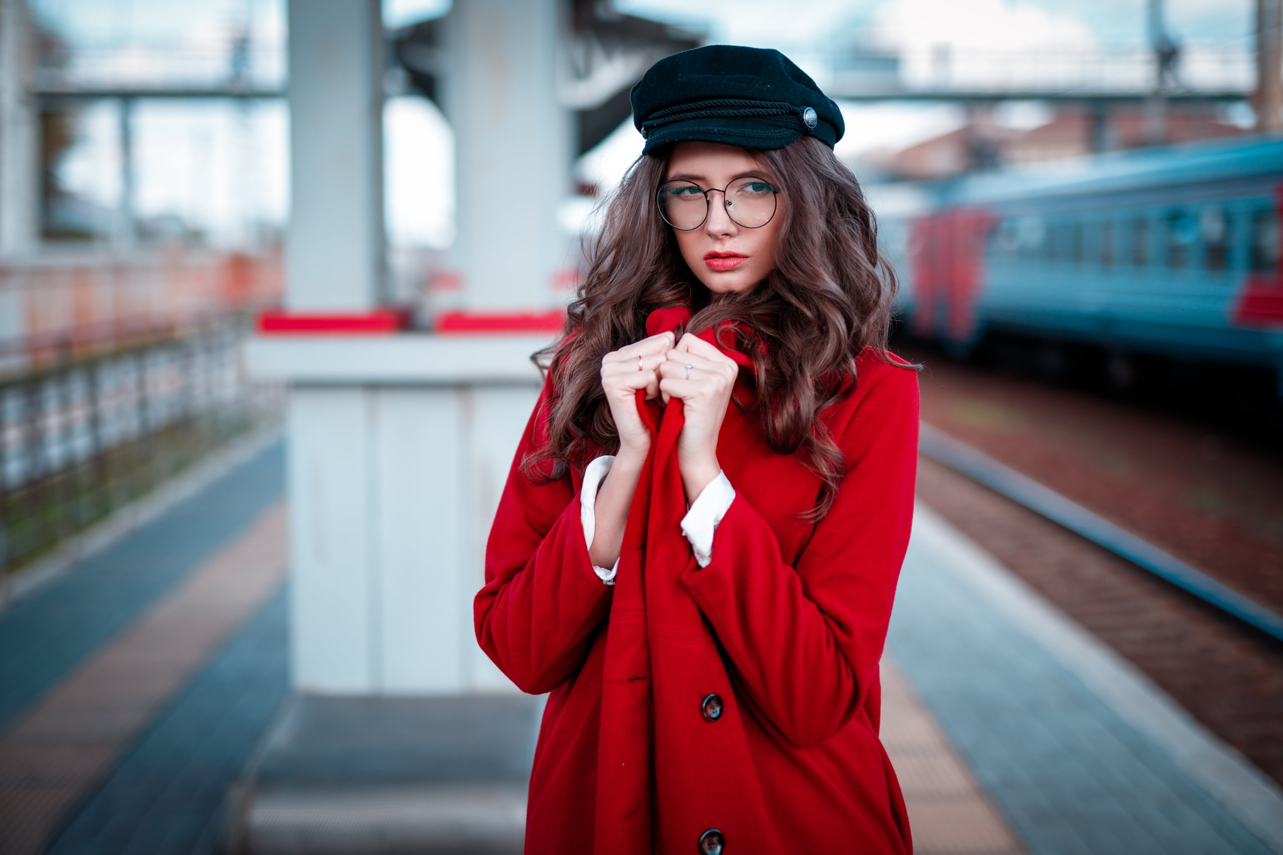 urban, women outdoors, women, Disha Shemetova, 2K, model, train station, HD Wallpaper