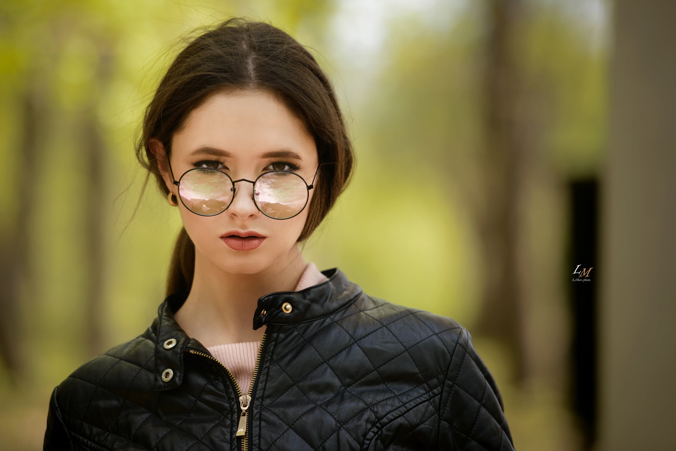 Disha Shemetova, women with glasses, dark hair, women, model, face, 2K, HD Wallpaper