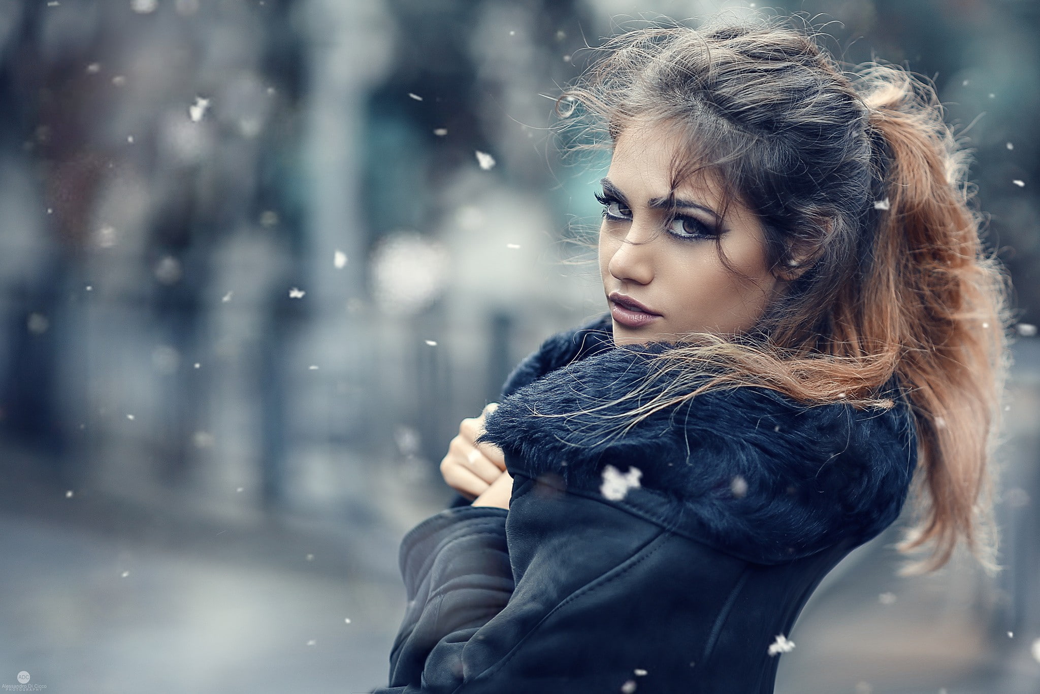 lifestyles, portrait, warm clothing, cold temperature, snowing, winter, beautiful woman, 1080P, adult, beauty, hair, hairstyle, outdoors, women, real people, HD Wallpaper