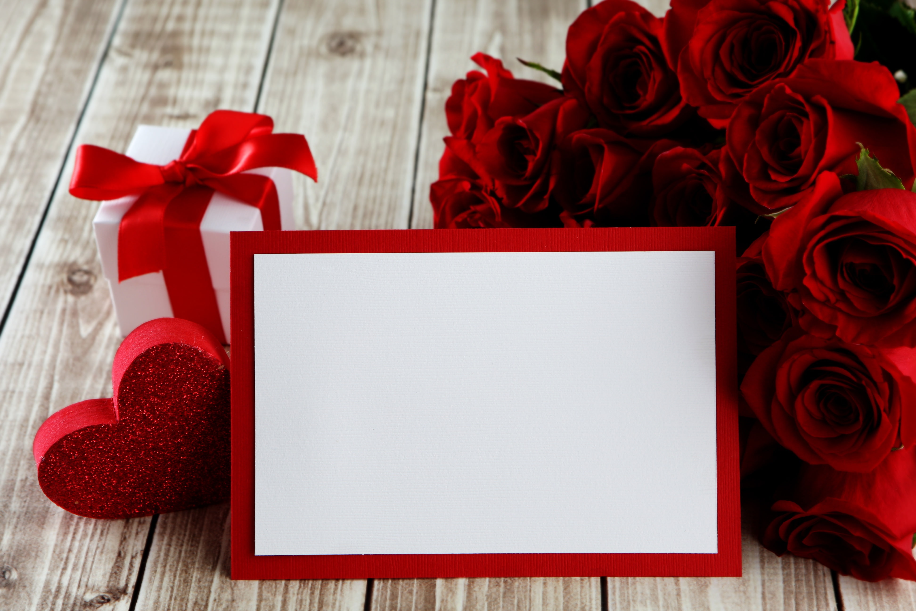 love, 4K, roses, gift, red roses, red, romantic, valentine`s day, heart, HD Wallpaper