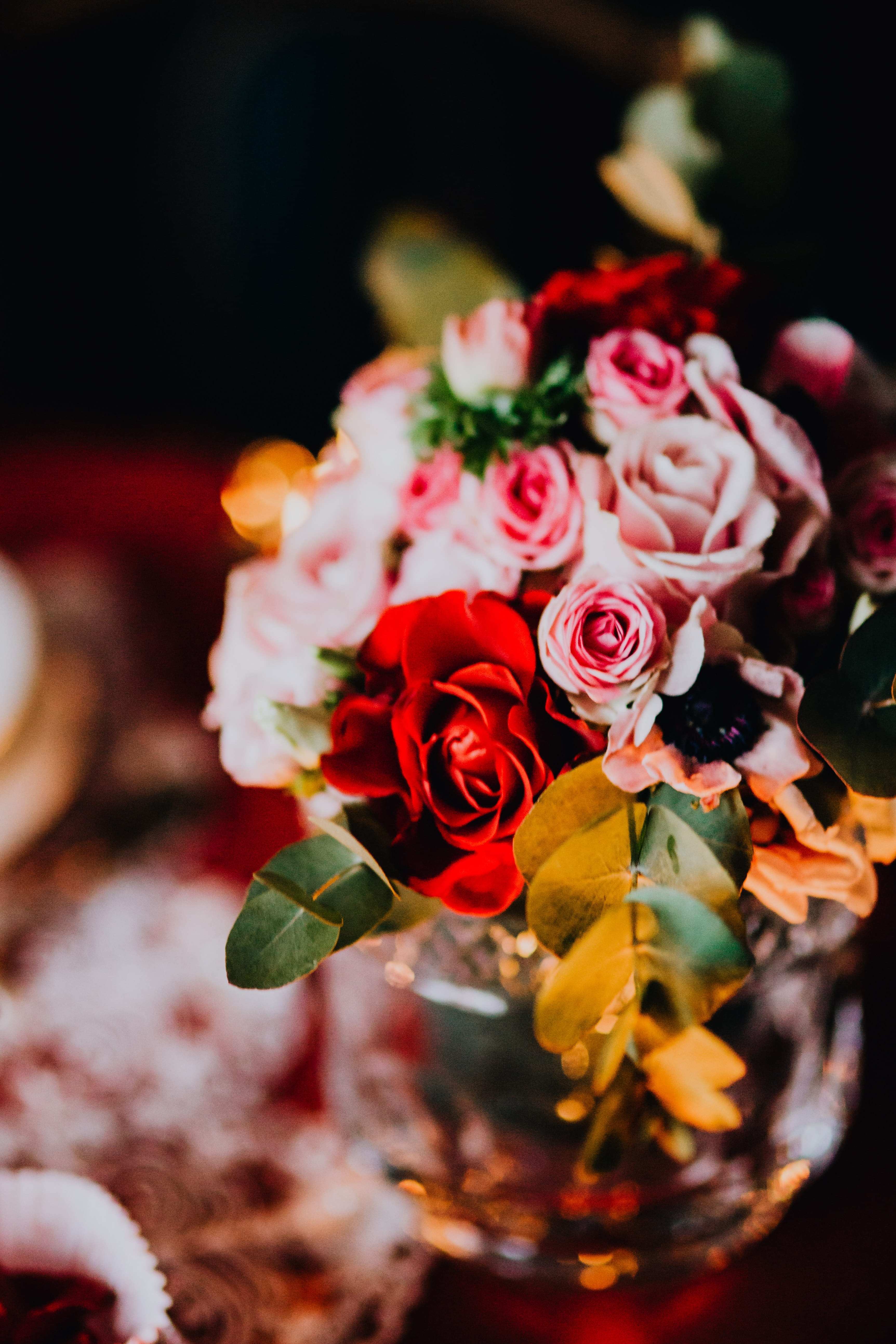 romantic, flower arrangement, freshness, selective focus, day, flower, rose, close-up, indoors, february, flowering plant, arrangement, bunch, 5K, bouquet, Phone HD Wallpaper