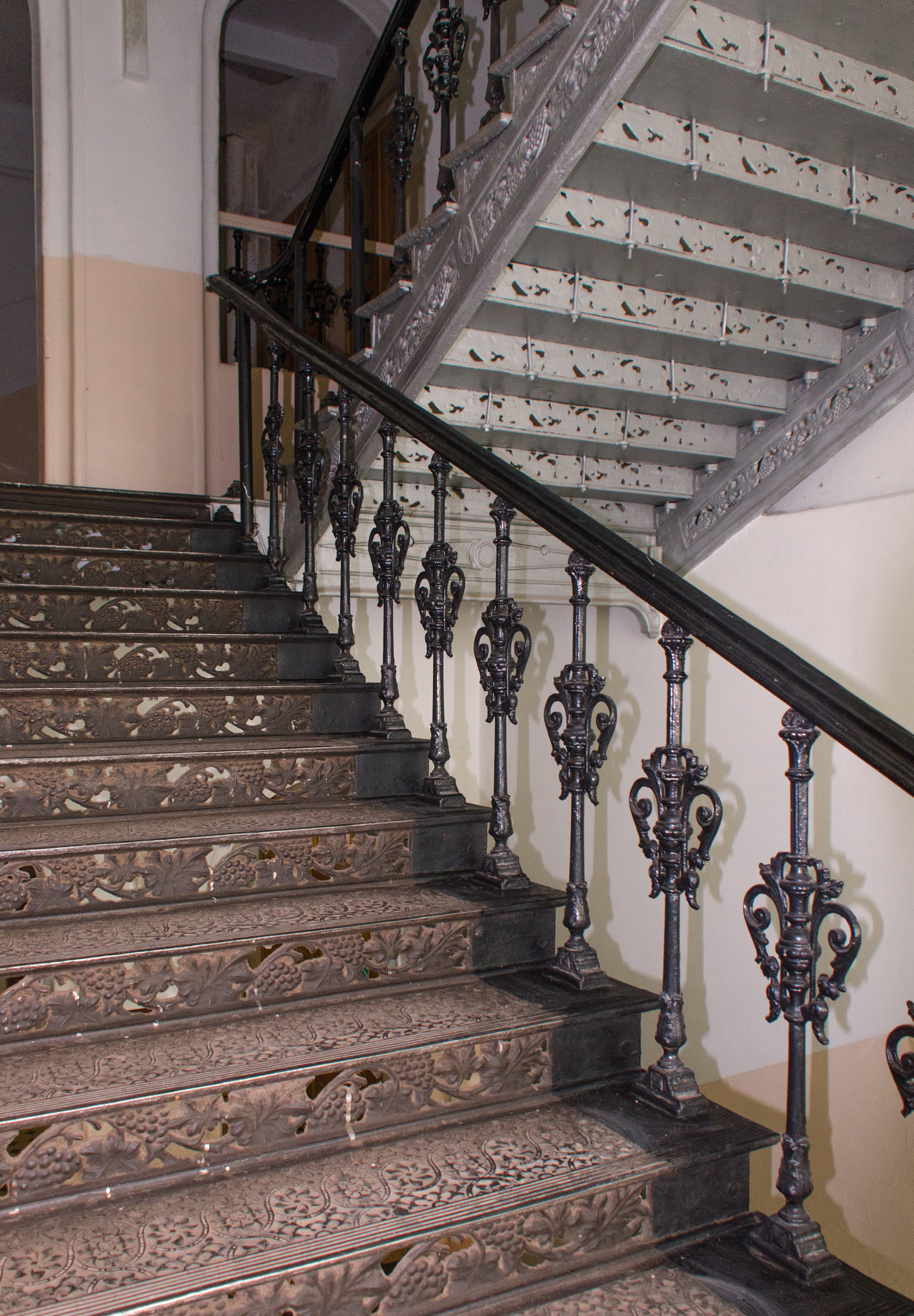 history, architecture, pattern, stage, repetition, the past, the descent, in a row, built structure, building, staircase, indoors, 4K, railing, ladder, Phone HD Wallpaper