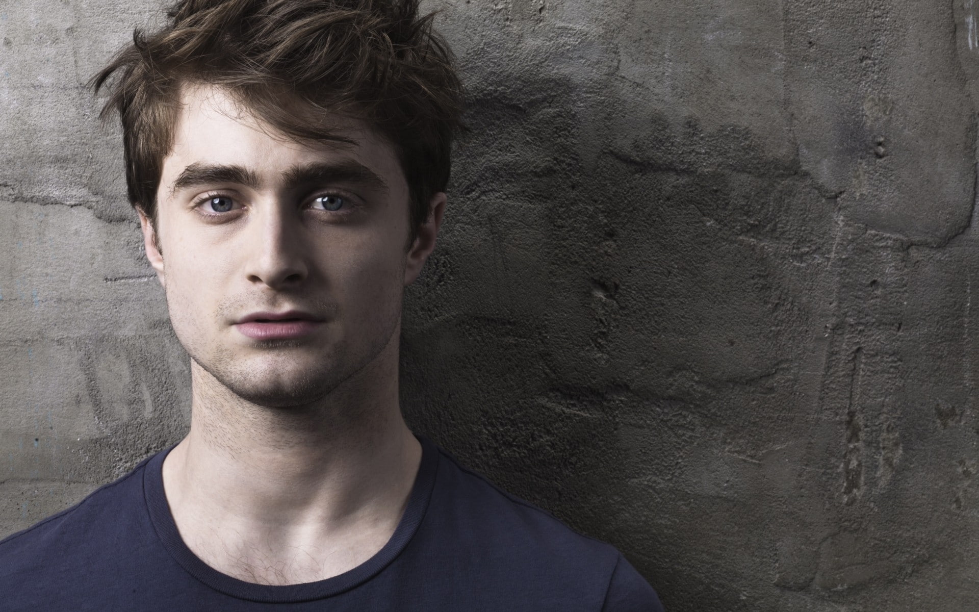 neck, 1080P, shirt, s, celebrity, men, blue, crew, harry potter, radcliffe, daniel, daniel radcliffe, actor, look, HD Wallpaper