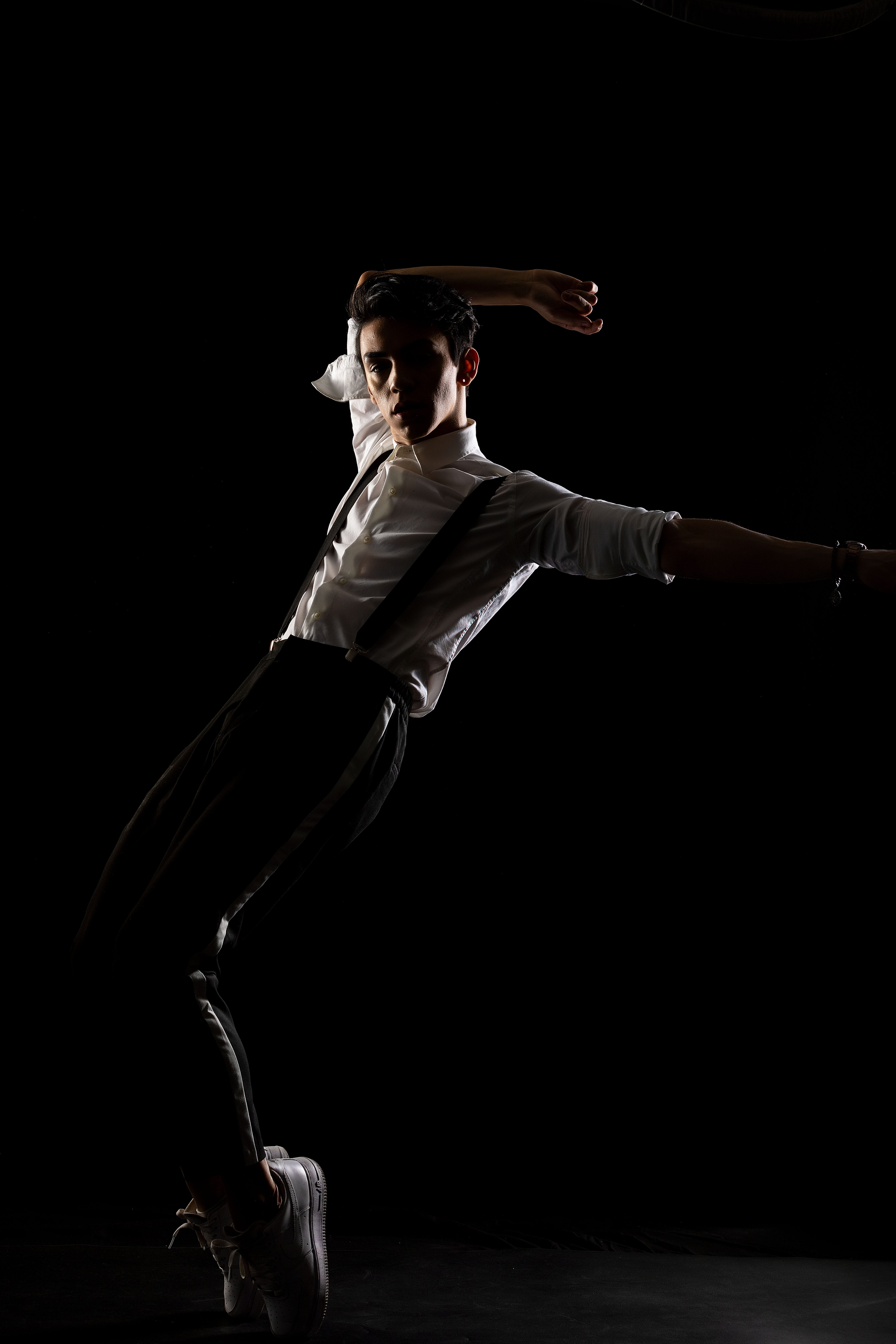 black-and-white, stage, arms raised, full length, performance, contemporary dancer, agility, young men, position, black background, wear, area, male, clothing, Phone HD Wallpaper