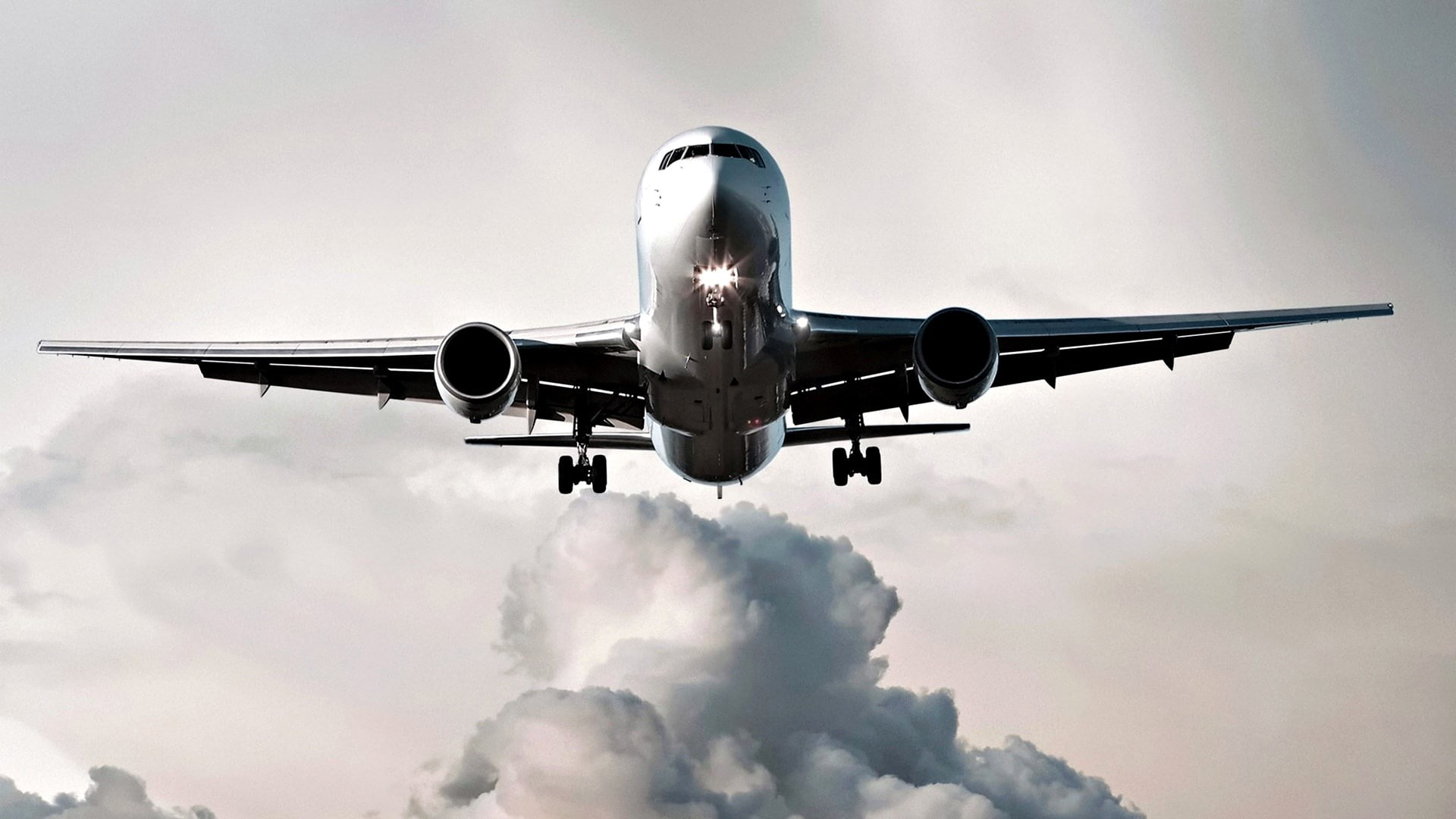leaving, cloud - sky, air vehicle, outdoors, motion, commercial airplane, approaching, flying, landing - touching down, above, moving down, journey, low angle view, HD Wallpaper