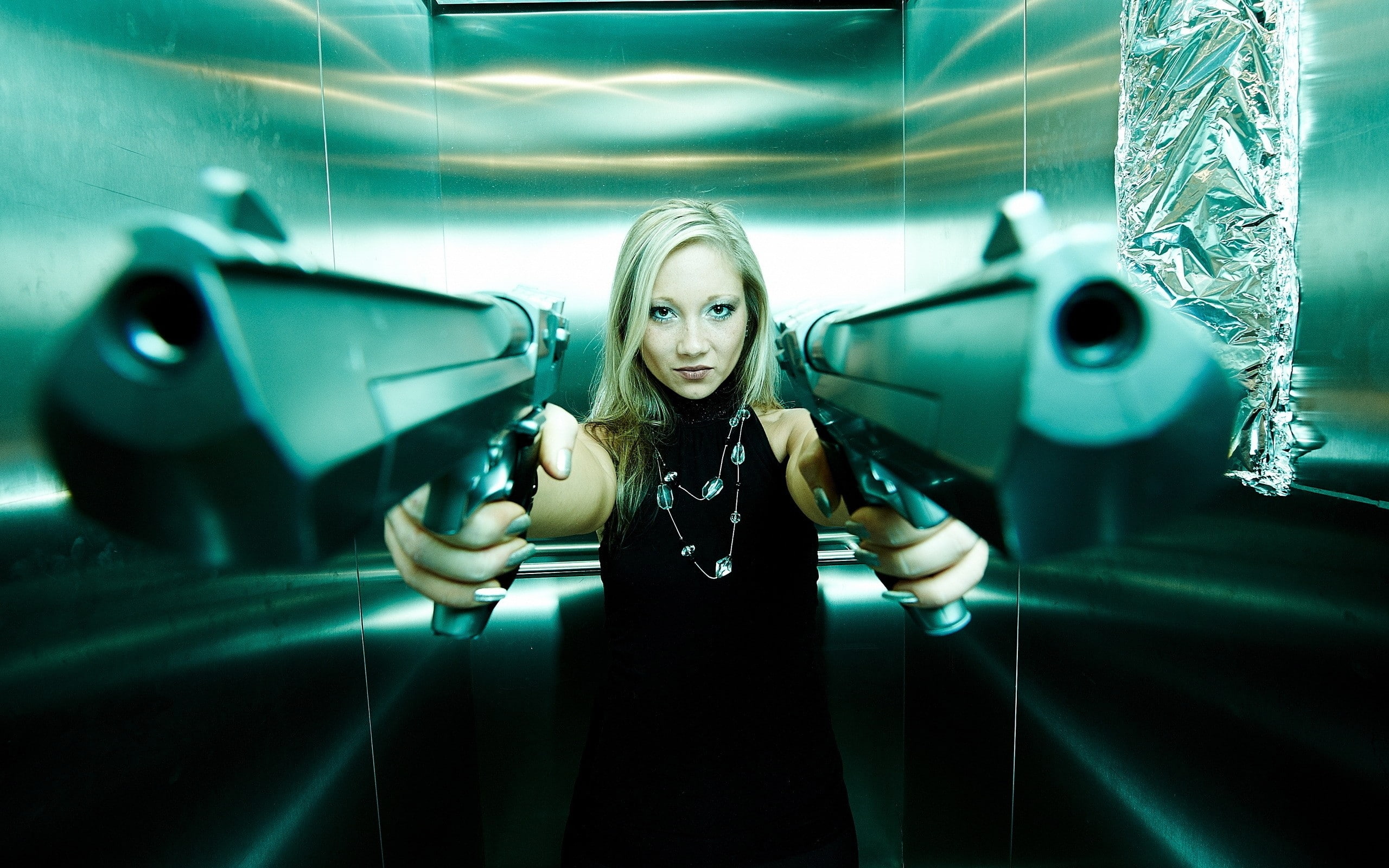 x, portraits, girls, faces, desert, 2K, deserts, art, guns, nature, studio, eagle, women, hd, blondes, HD Wallpaper