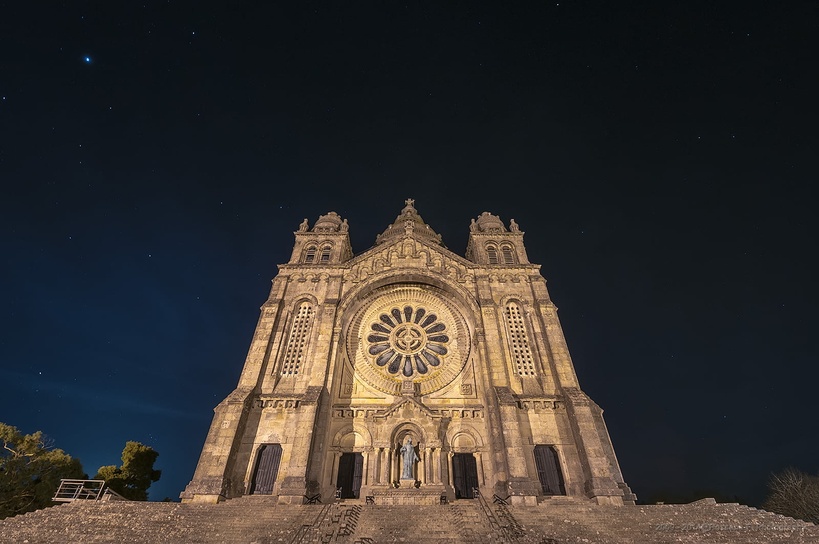 church, 720P, architecture, nighttime, nikkor, Cathedral, luzia, stars, viana do castelo, brown, tripod, net, nikon d90, night, Santa Luzia, santa, portugal, HD Wallpaper