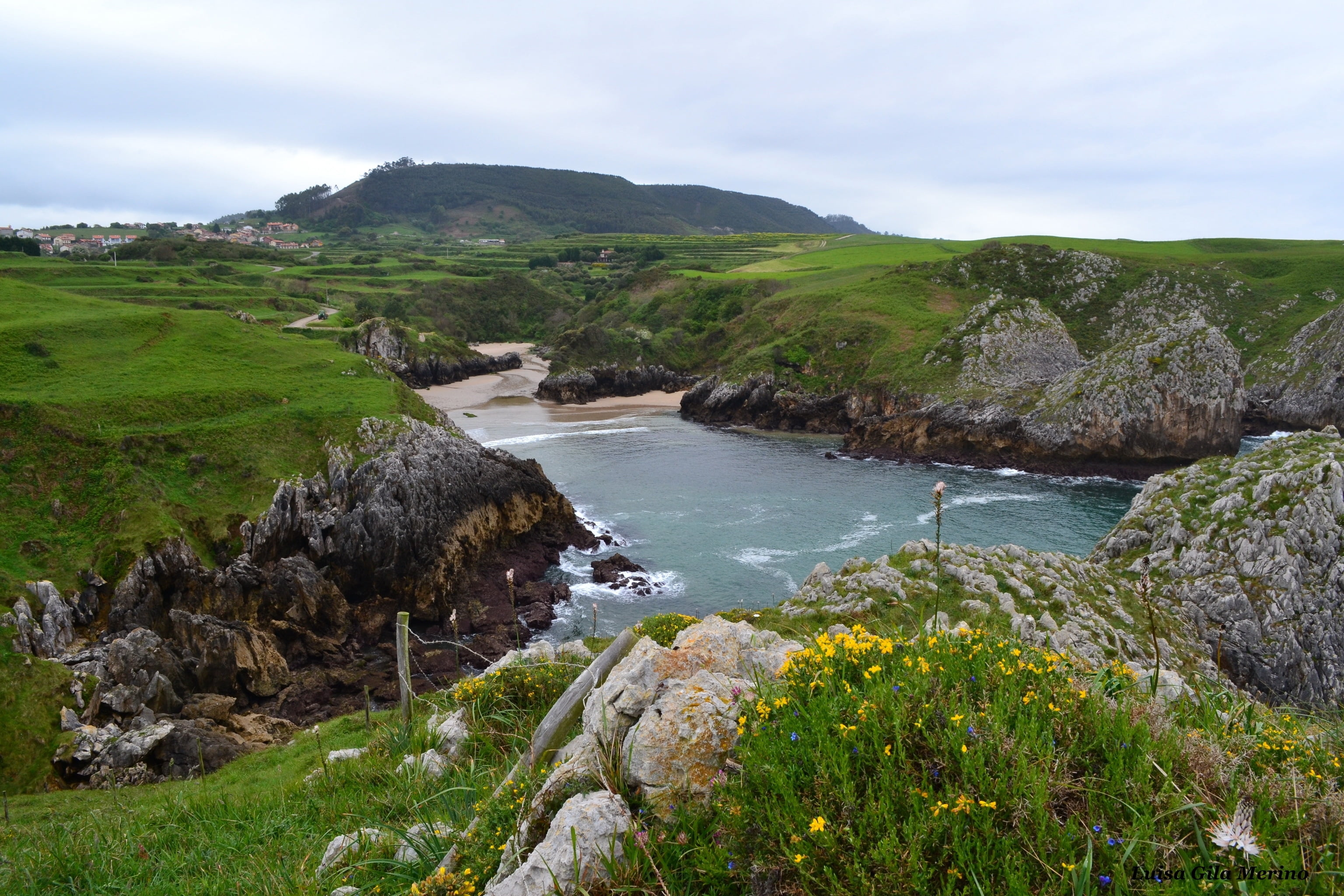 tranquil scene, land, beach, houses, green, pacific Ocean, coastline, outdoors, uK, water, green Color, tourism, atlantic Ocean, famous Place, flowing water, HD Wallpaper