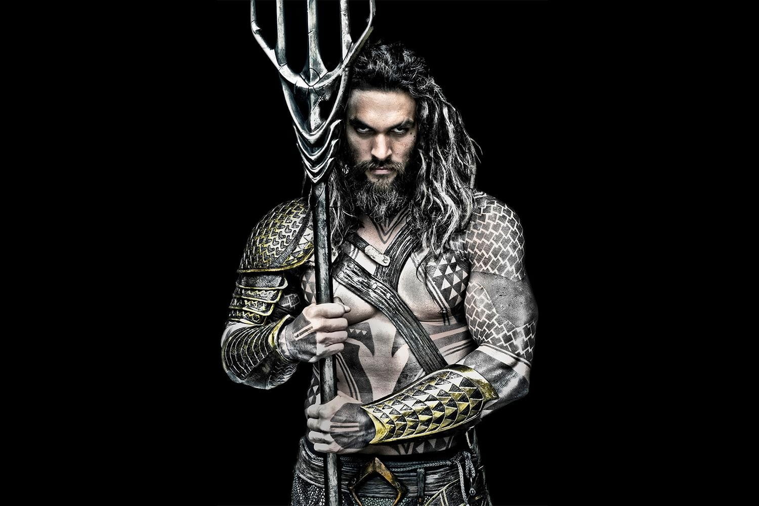 front view, holding, indoors, comics, males, jason, three quarter length, men, mid adult, Aquaman, steel, copy space, portrait, mid adult men, momoa, looking at camera, HD Wallpaper